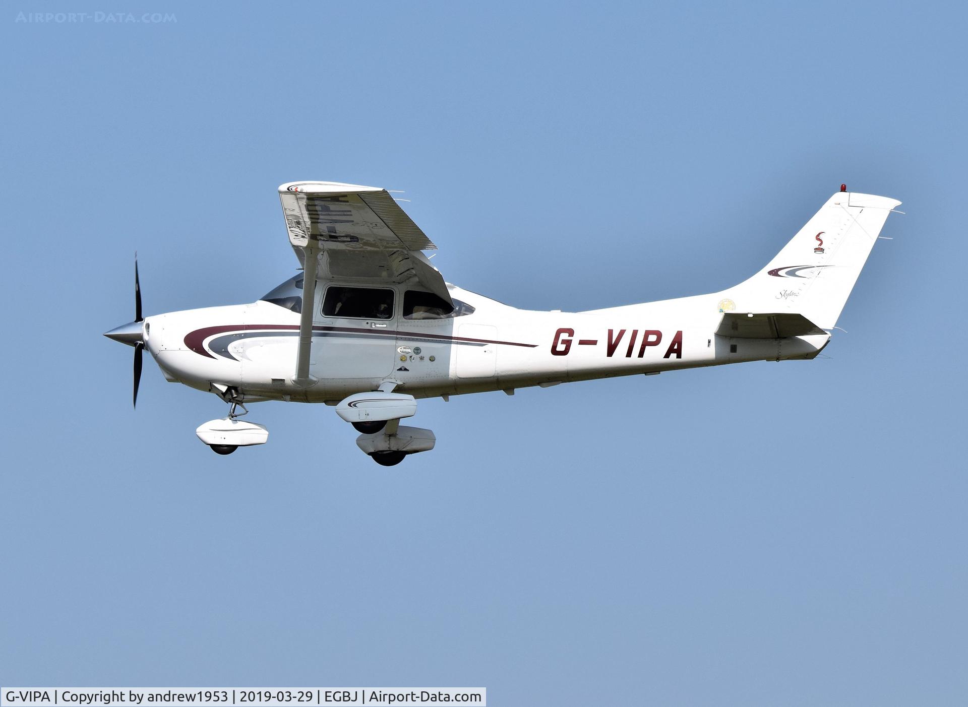 G-VIPA, 2000 Cessna 182S Skylane C/N 18280720, G-VIPA at Gloucestershire Airport.