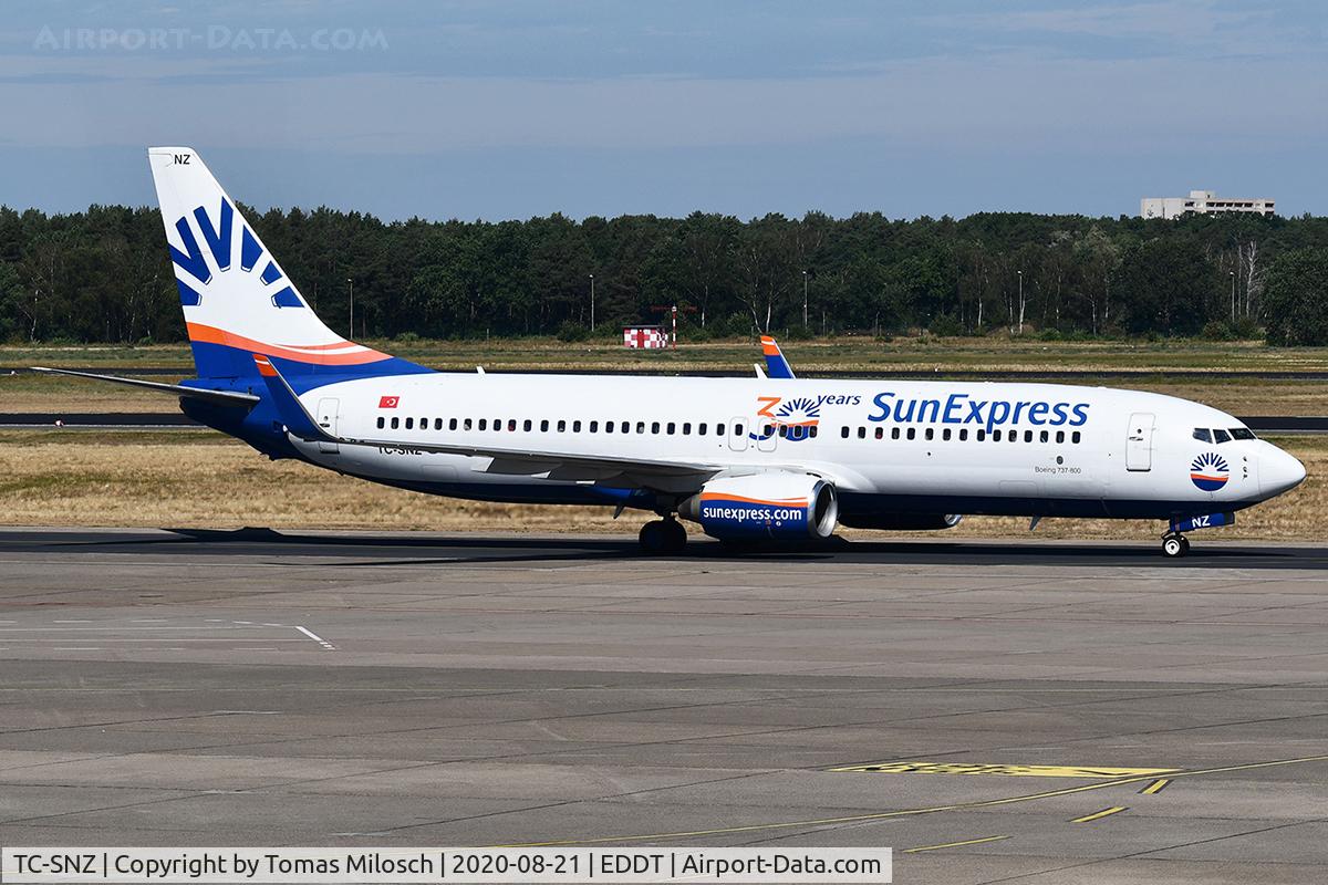 TC-SNZ, 2000 Boeing 737-86N C/N 28616, 