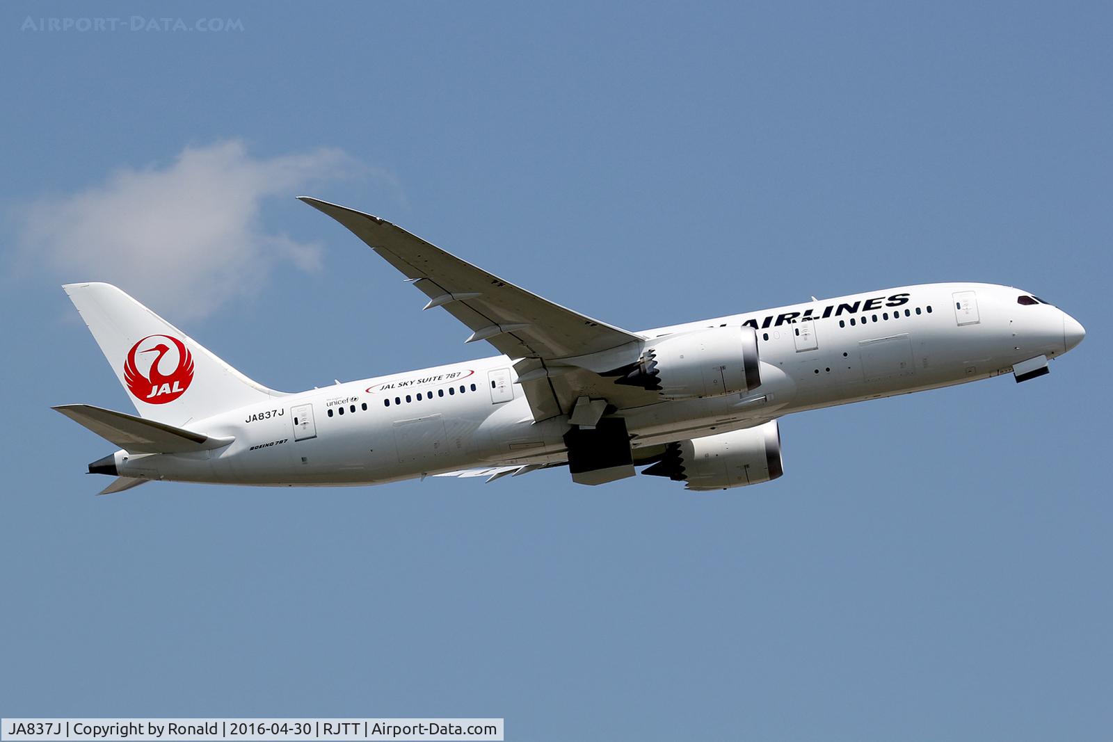 JA837J, 2014 Boeing 787-8 Dreamliner Dreamliner C/N 34860, at nrt