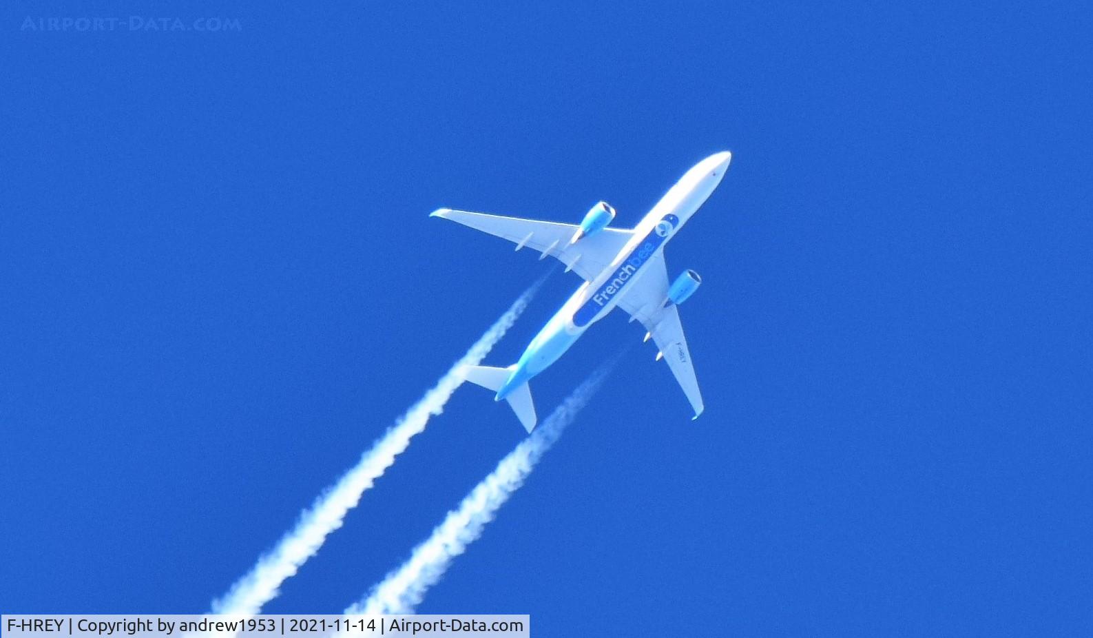 F-HREY, 2019 Airbus A350-941 C/N 325, F-HREY over the Bristol Channel.