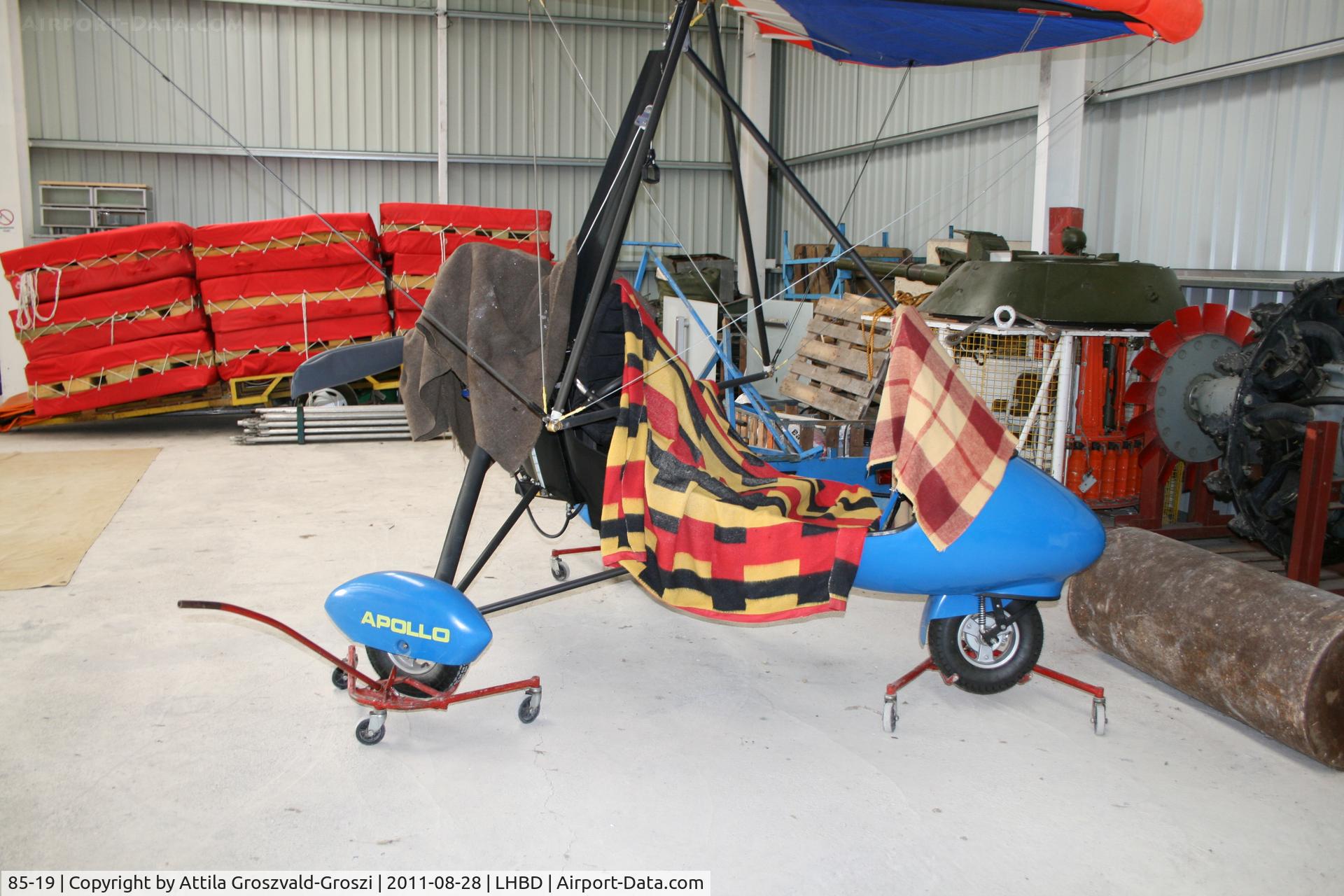 85-19, 2000 Halley Apollo CXMD Racer GT C/N 041200, LHBD - Börgönd Airport, Hungary