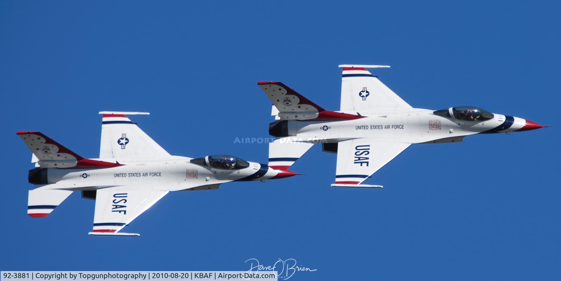 92-3881, 1992 General Dynamics F-16C Fighting Falcon C/N CC-123, Boss and #2 surveying the field