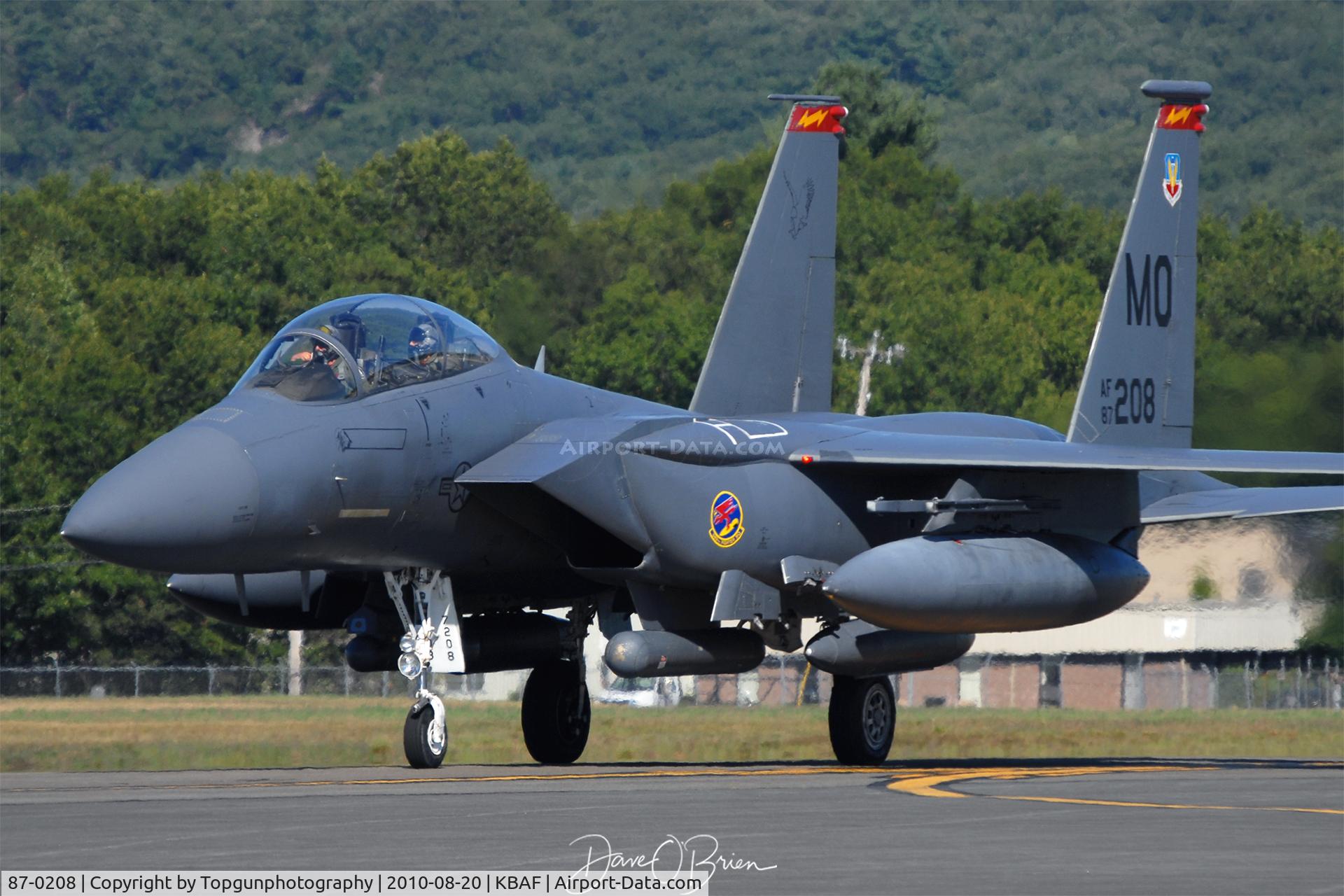 87-0208, 1987 McDonnell Douglas F-15E Strike Eagle C/N 1073/E048, ROCKET11 taxing to static parking