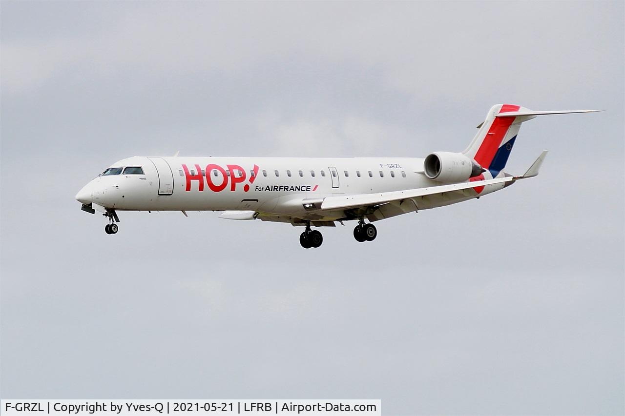 F-GRZL, 2006 Bombardier CRJ-700 (CL-600-2C10) Regional Jet C/N 10245, Bombardier CRJ-700, On final Rwy 25L, Brest-Bretagne Airport (LFRB-BES)