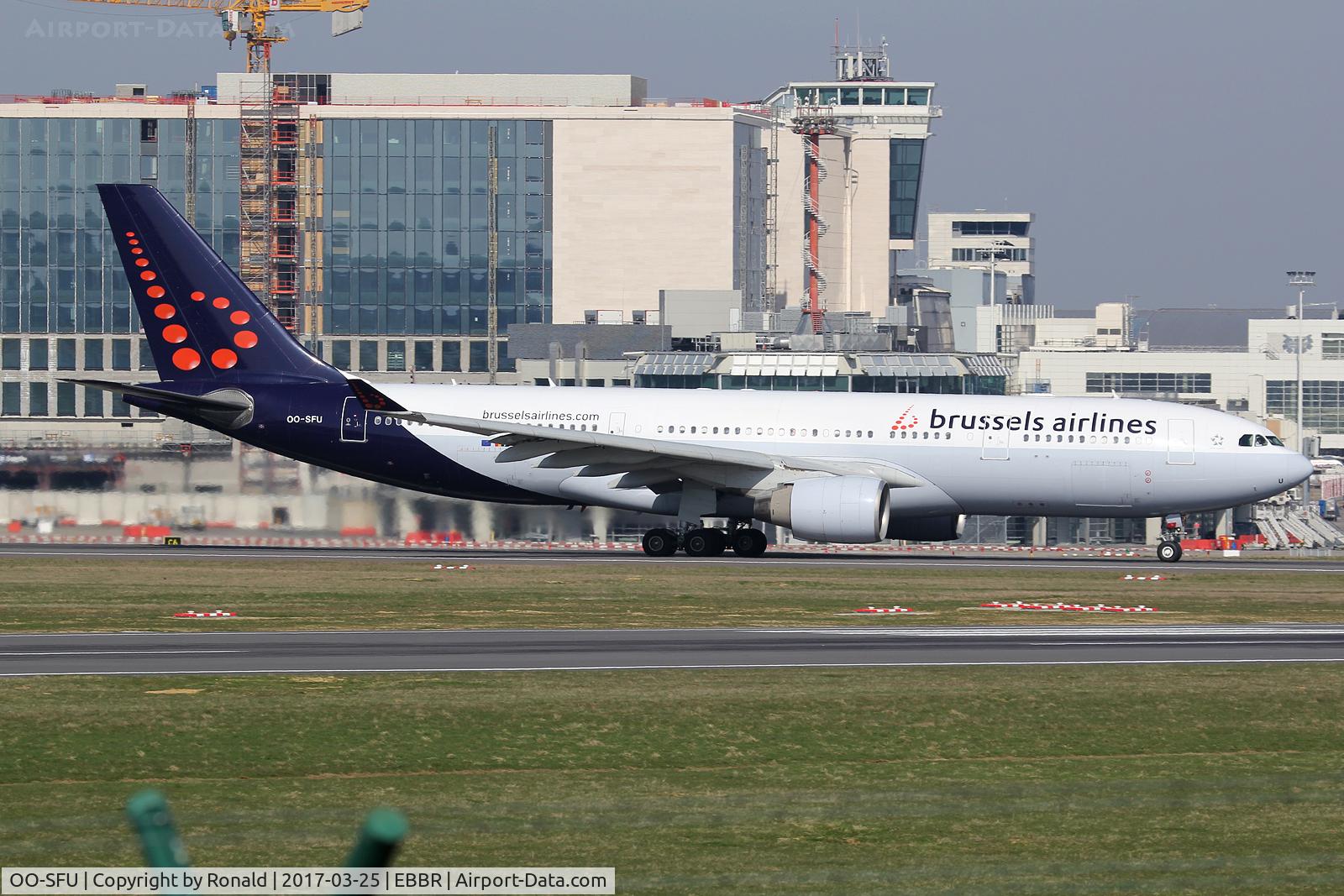 OO-SFU, 2000 Airbus A330-223 C/N 324, at bru