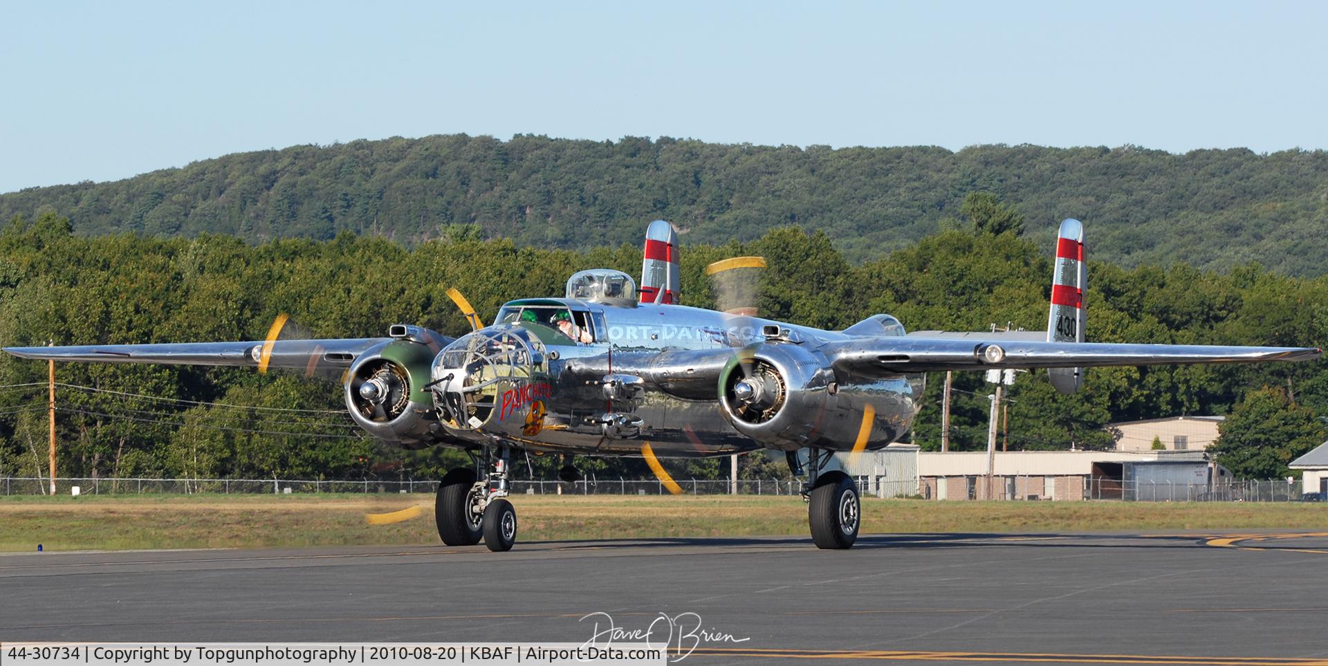 44-30734, 1944 North American TB-25N Mitchell C/N 108-34009, Panchito taxing back to the hot ramp