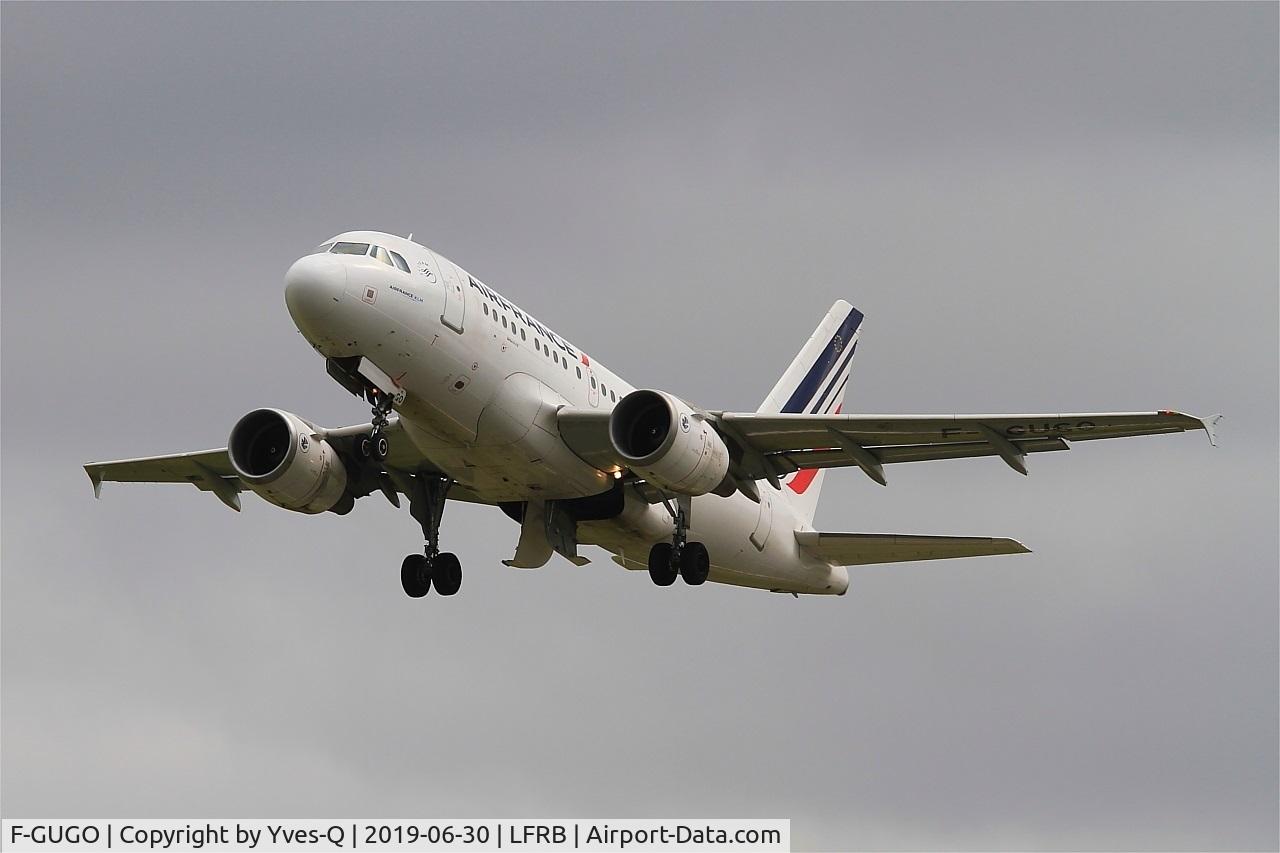 F-GUGO, 2006 Airbus A318-111 C/N 2951, Airbus A318-111, Take off rwy 25L, Brest-Bretagne airport (LFRB-BES)