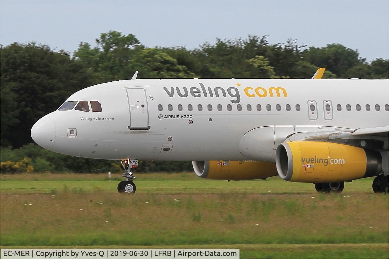 EC-MER, 2015 Airbus A320-232 C/N 6510, Airbus A320-232, Take off run rwy 25L, Brest-Bretagne airport (LFRB-BES)