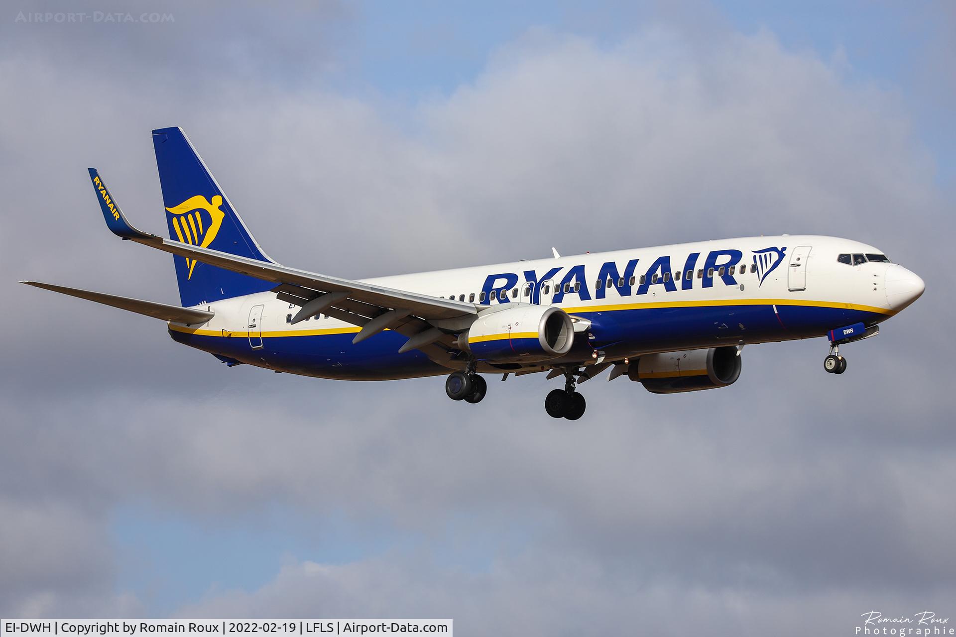 EI-DWH, 2007 Boeing 737-8AS C/N 33637, Landing