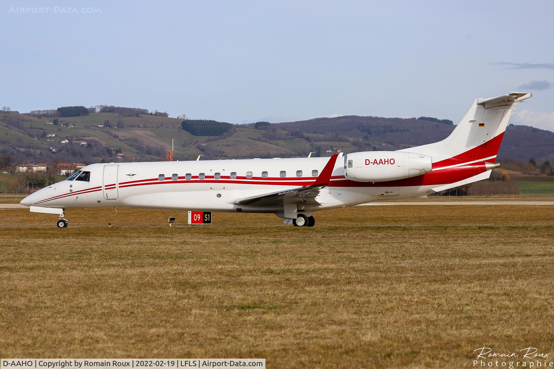 D-AAHO, 2011 Embraer EMB-135BJ Legacy 650 C/N 14501137, Taxiing