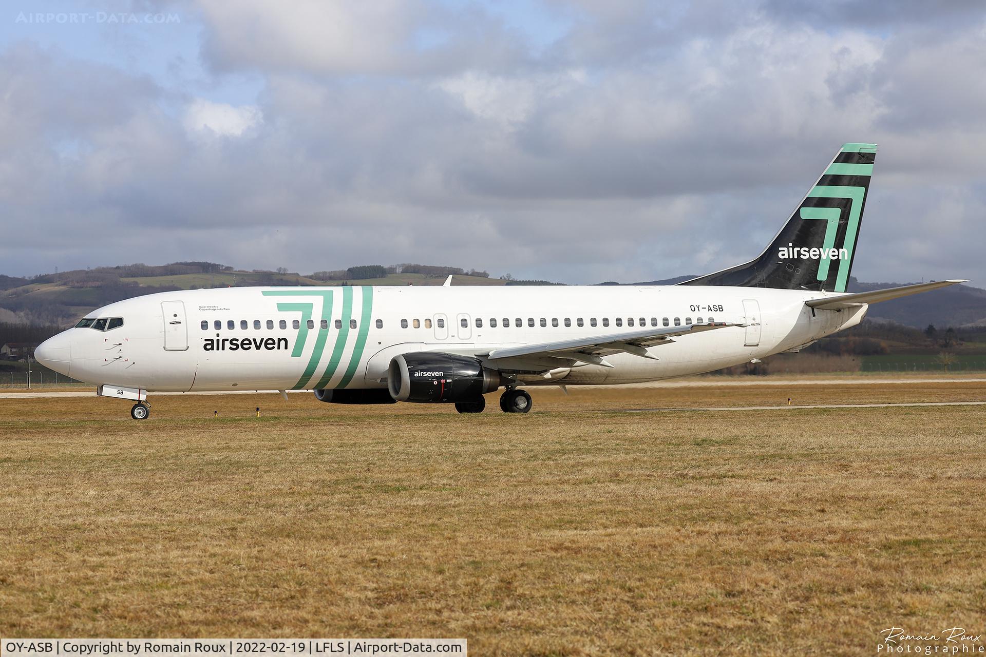 OY-ASB, 1992 Boeing 737-430 C/N 27007, Taxiing