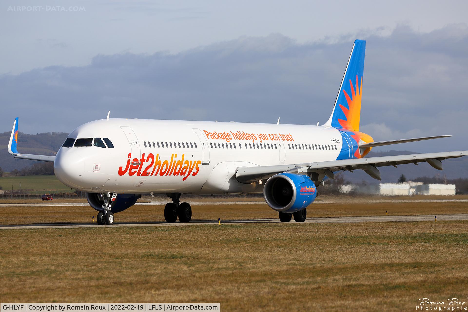 G-HLYF, 2015 Airbus A321-211 C/N 6639, Taxiing