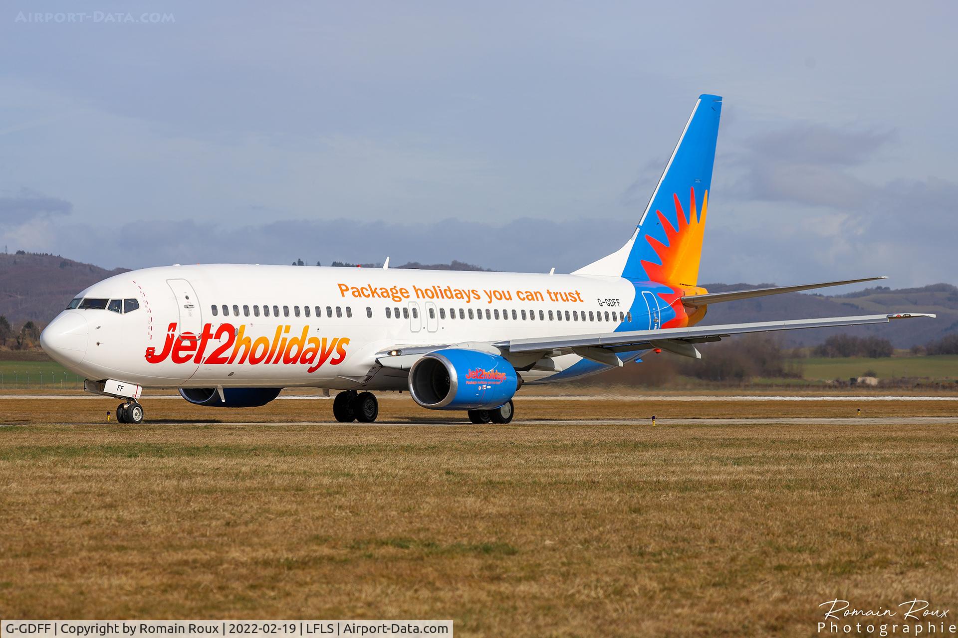 G-GDFF, 1999 Boeing 737-85P C/N 28385, Taxiing