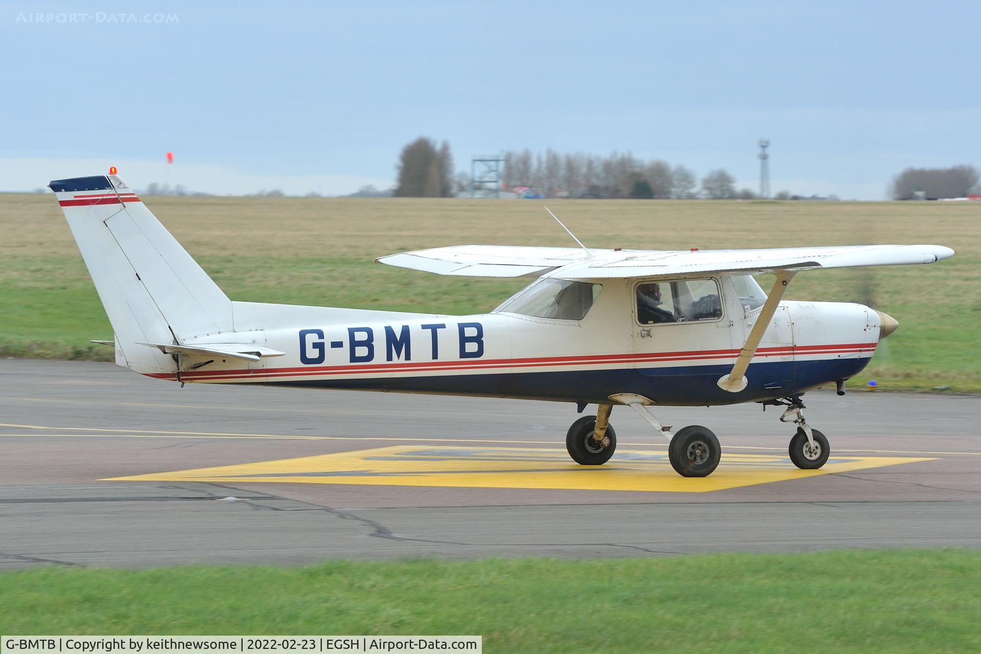 G-BMTB, 1977 Cessna 152 C/N 152-80672, Leaving Norwich for Stapleford.