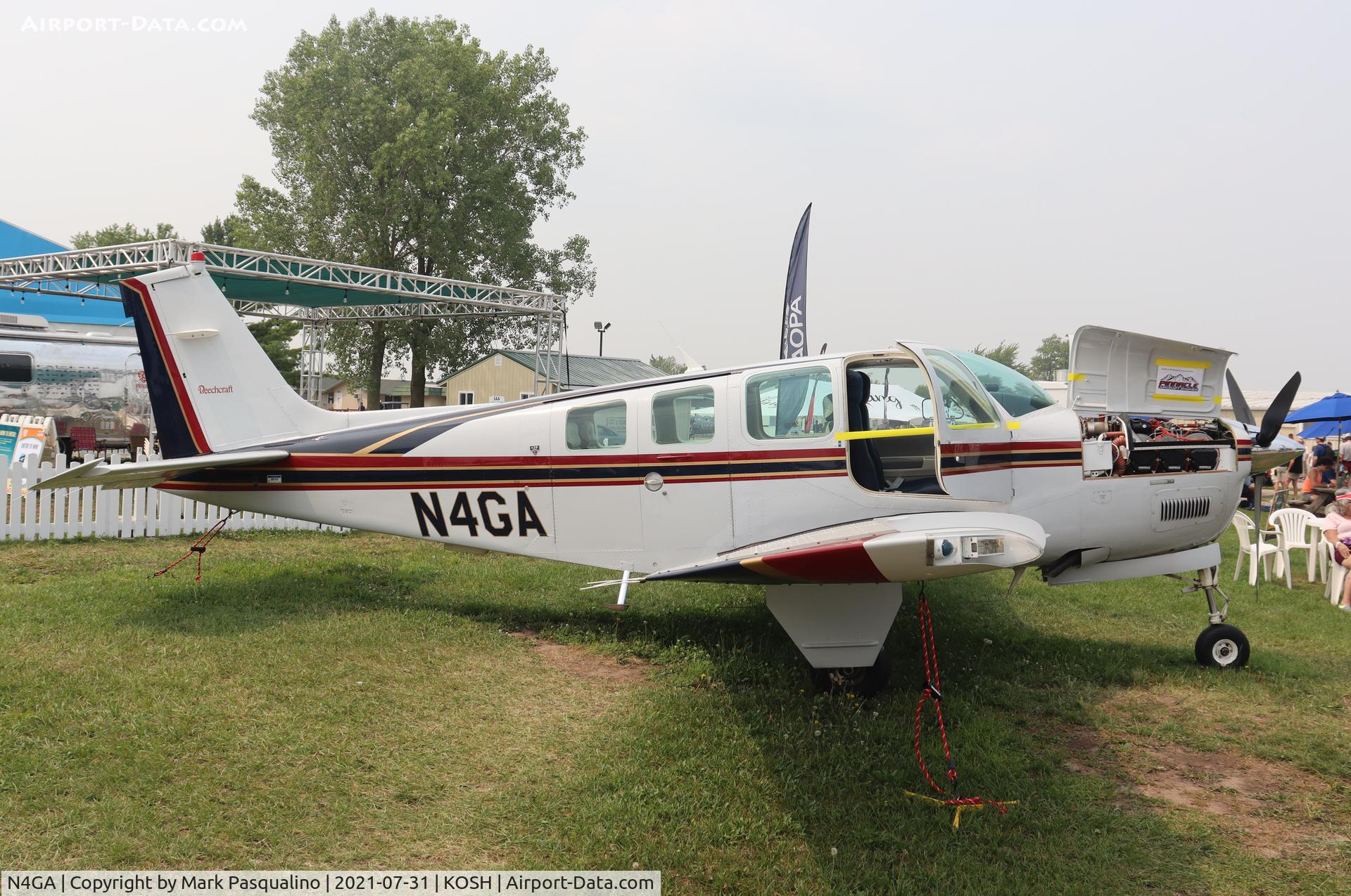 N4GA, 1989 Beech A36 Bonanza 36 C/N E-2466, Beech A36