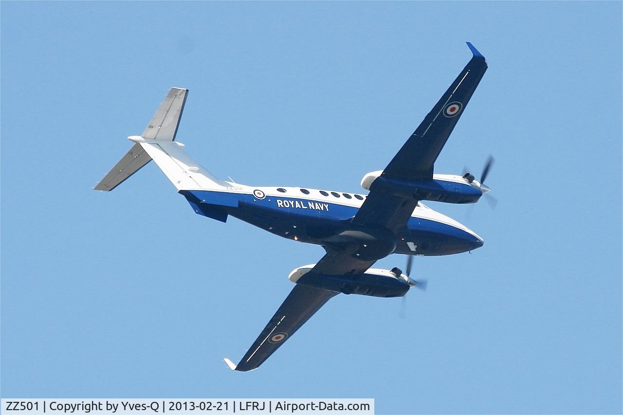 ZZ501, 2008 Hawker Beechcraft B350CER Avenger T1 C/N FL618, Hawker Beechcraft Avenger T.1, Climbing from rwy 08, Landivisiau Naval Air Base (LFRJ)