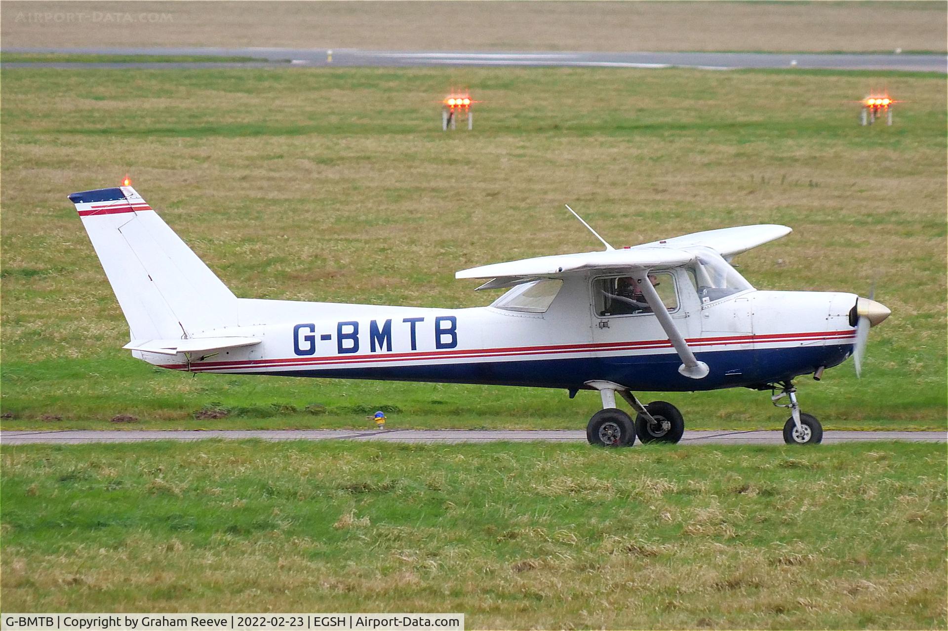 G-BMTB, 1977 Cessna 152 C/N 152-80672, Departing from Norwich.