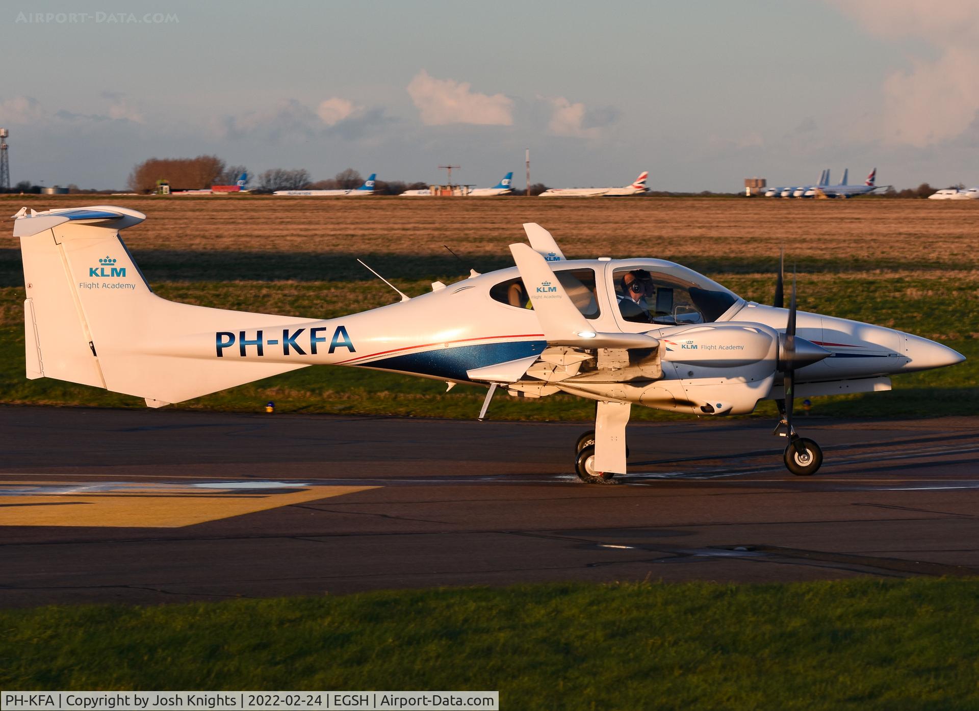 PH-KFA, 2014 Diamond DA-42NG Twin Star C/N 42.N138, Departing For Groningen.