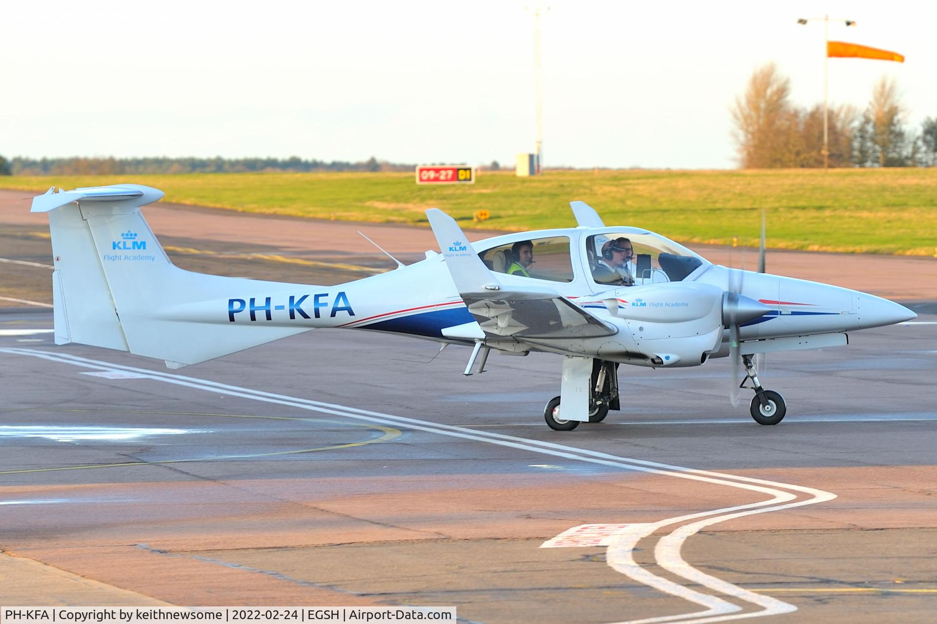 PH-KFA, 2014 Diamond DA-42NG Twin Star C/N 42.N138, Leaving Norwich for Groningen.