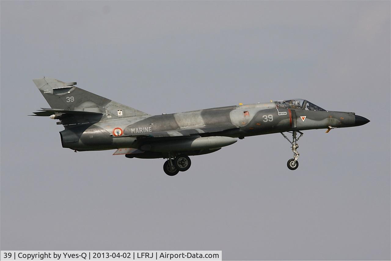 39, Dassault Super Etendard C/N 39, Dassault Super Etendard M (SEM), Short Approach Rwy 08, Landivisiau Naval Air Base (LFRJ)
