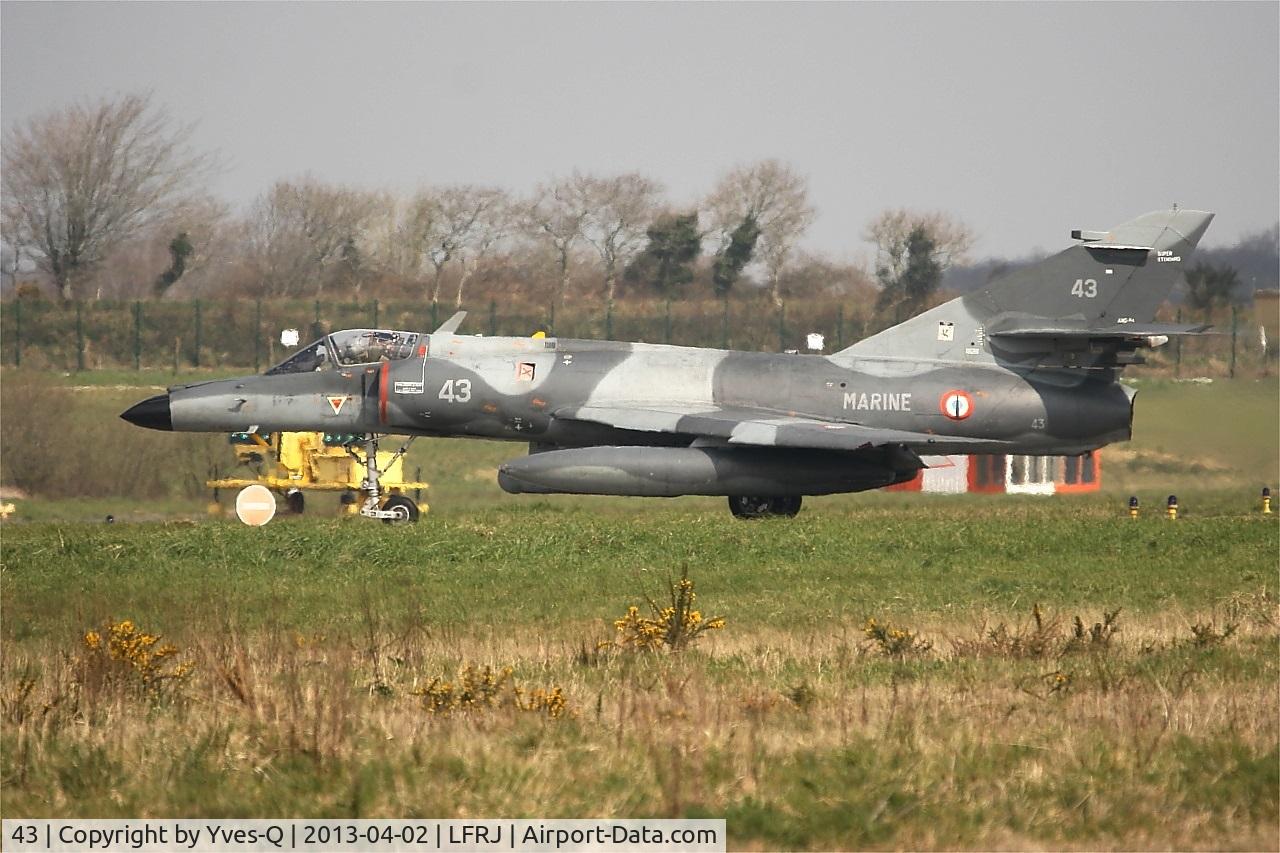 43, Dassault Super Etendard C/N 43, Dassault Super Etendard M (SEM), Taxiing to holding point Rwy 08, Landivisiau Naval Air Base (LFRJ)