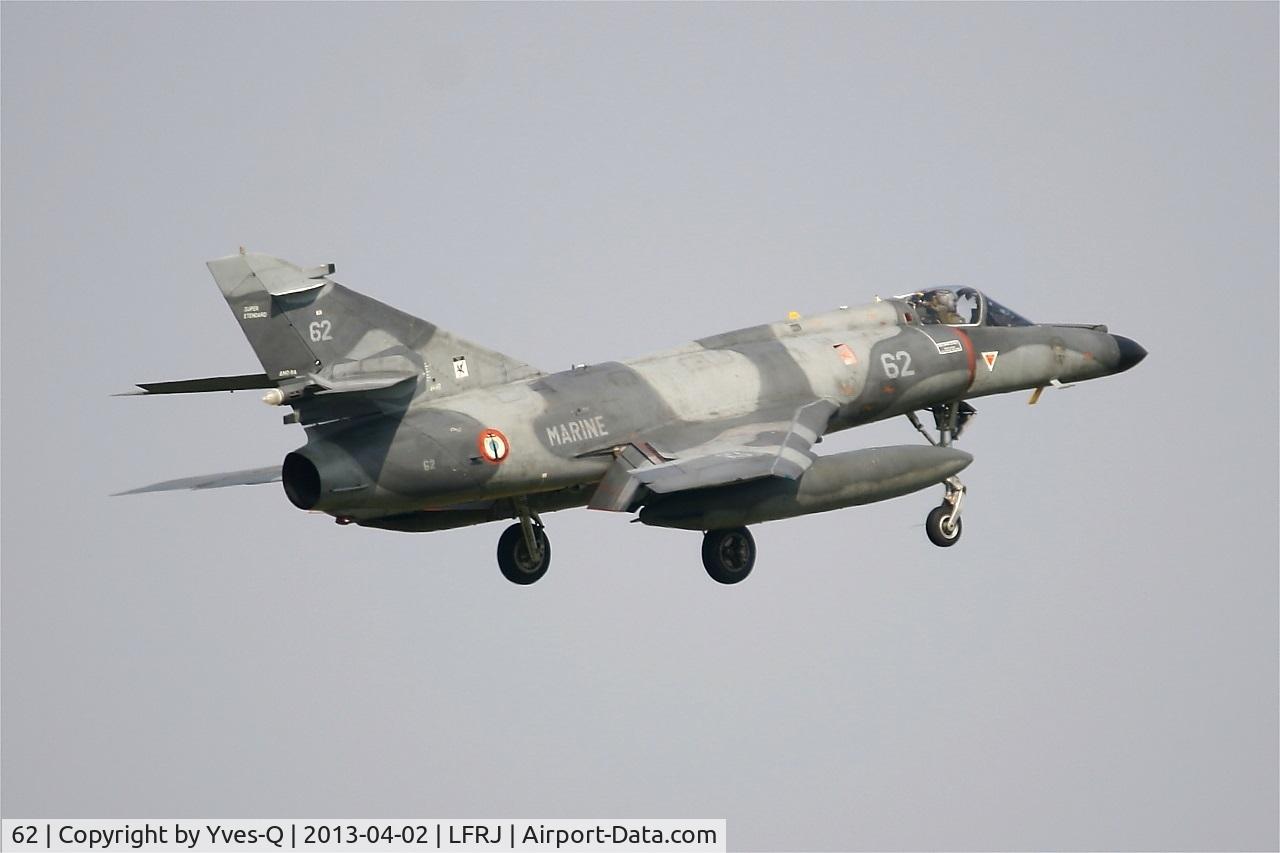 62, Dassault Super Etendard C/N 76, Dassault Super Etendard M (SEM), On final Rwy 08, Landivisiau Naval Air Base (LFRJ)