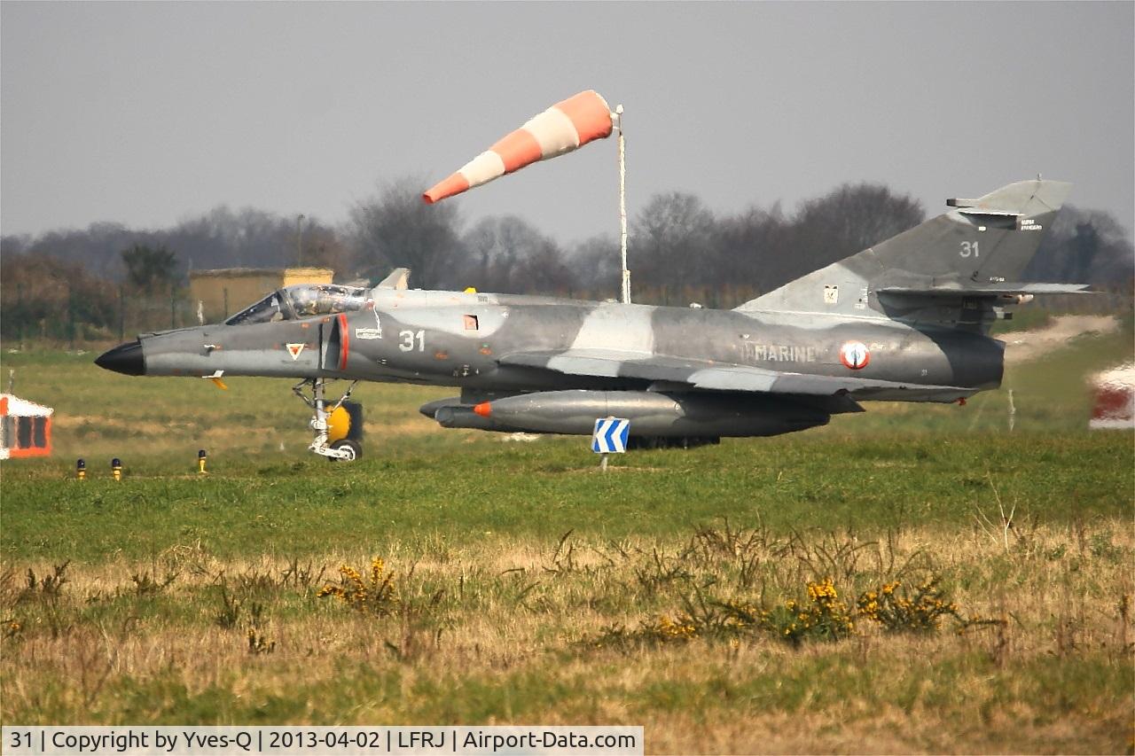 31, Dassault Super Etendard C/N 31, Dassault Super Etendard M (SEM), Taxiing to holding point Rwy 08, Landivisiau Naval Air Base (LFRJ)