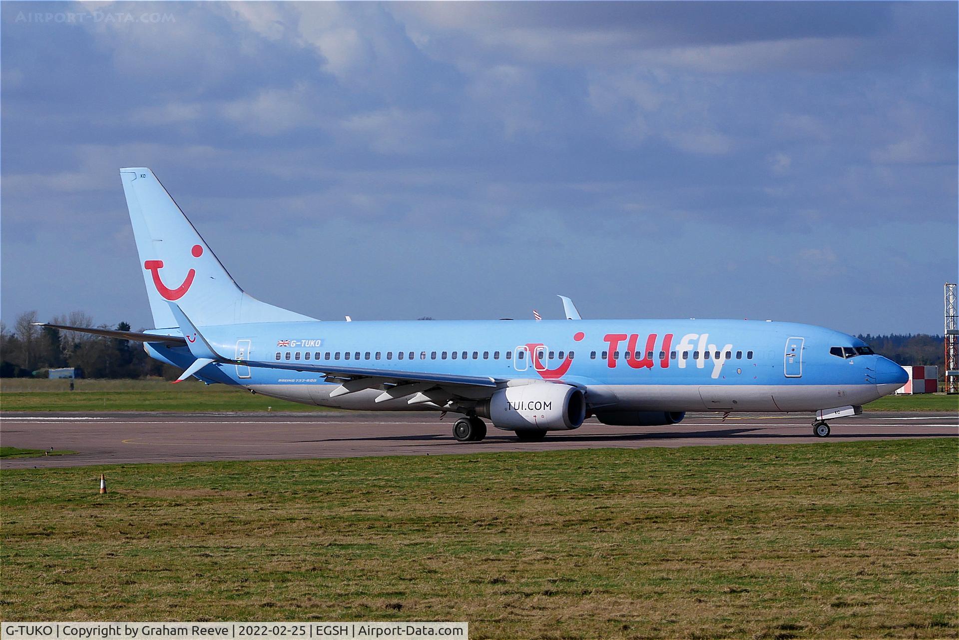G-TUKO, 2011 Boeing 737-8K5 C/N 37259, Departing from Norwich.