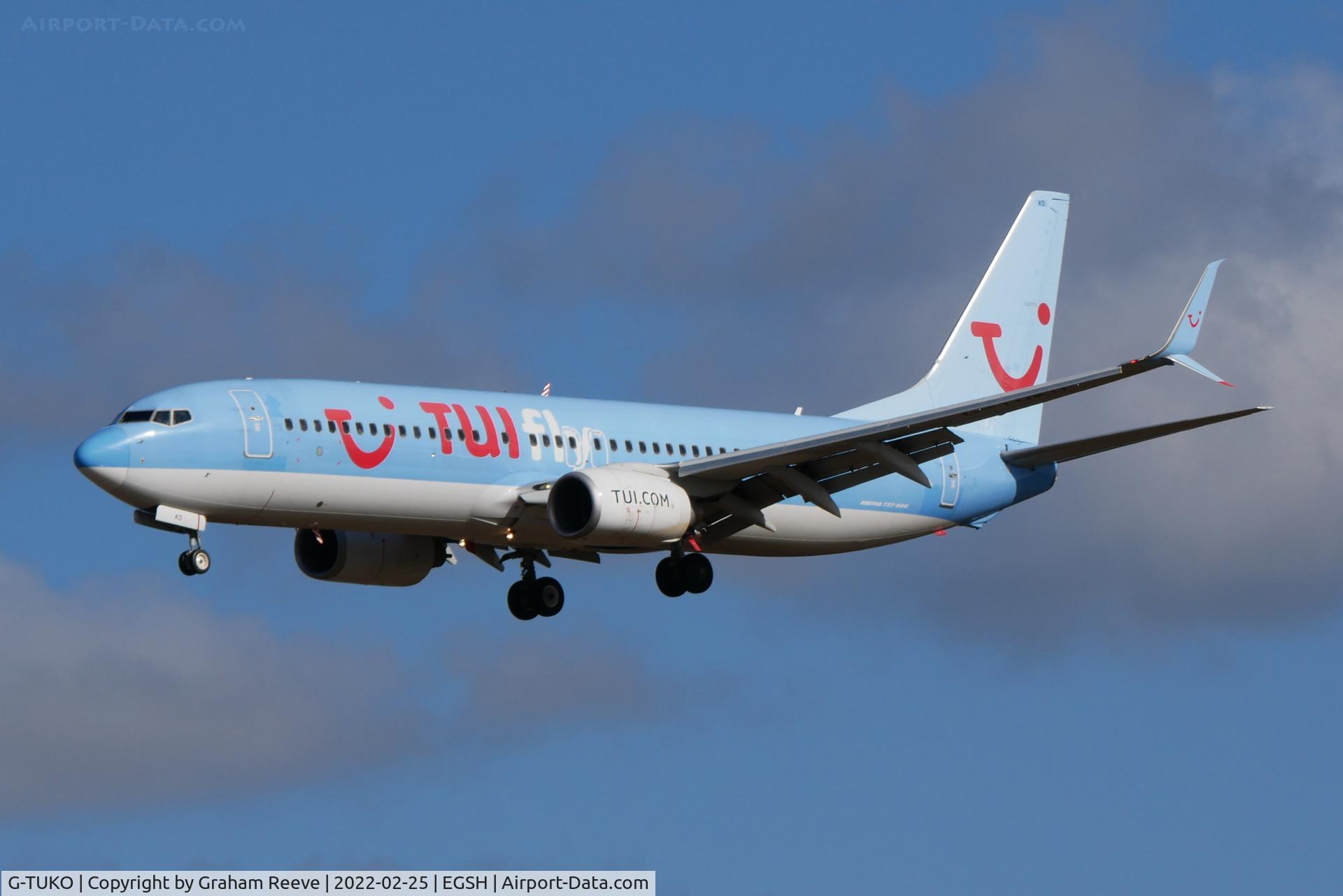 G-TUKO, 2011 Boeing 737-8K5 C/N 37259, Landing at Norwich.