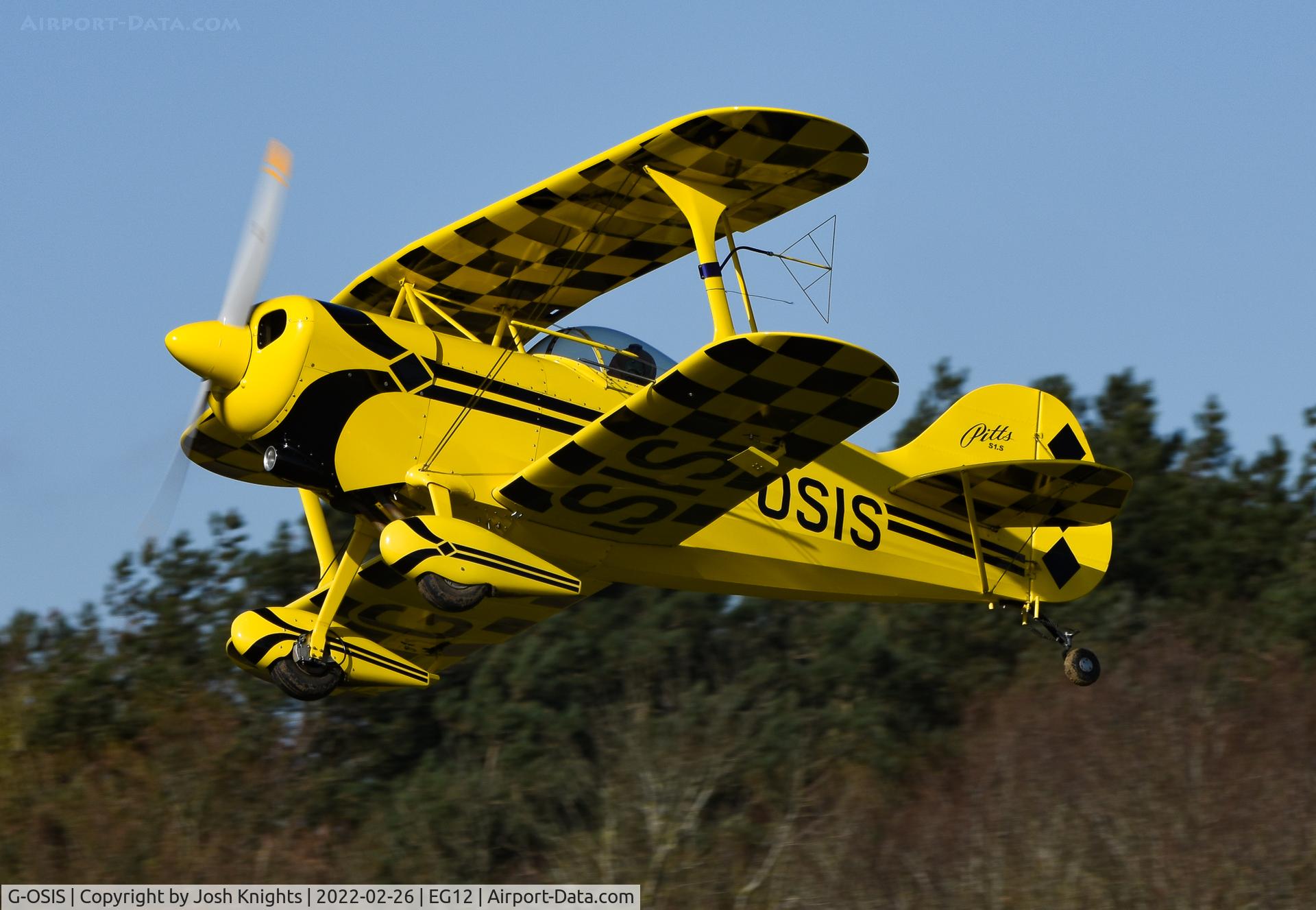G-OSIS, 1994 Pitts S-1S Special C/N PFA 009-12043, Arriving At Northrepps Airfield.