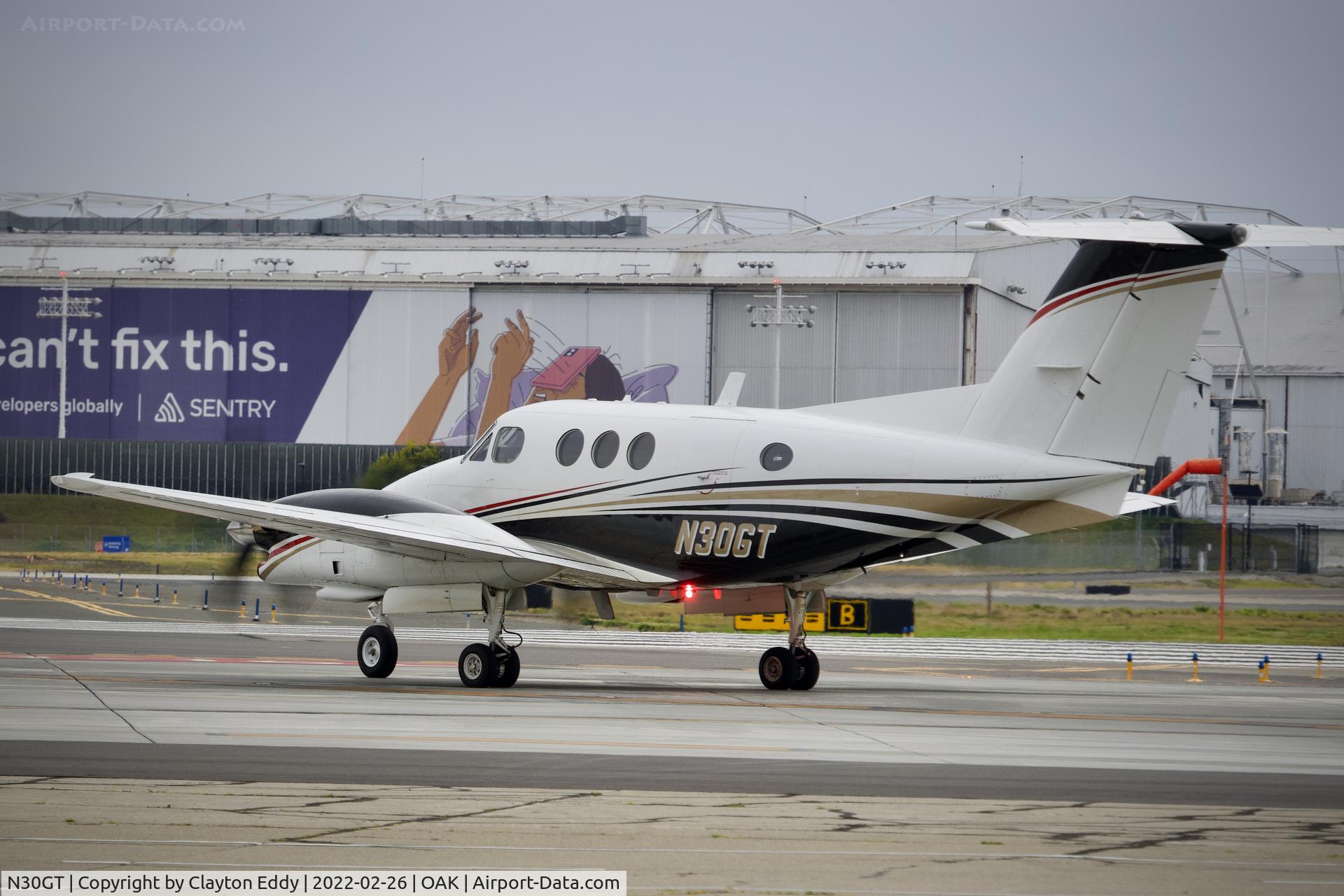 N30GT, 1980 Beech F90 King Air C/N LA-37, Oakland airport in California 2022.