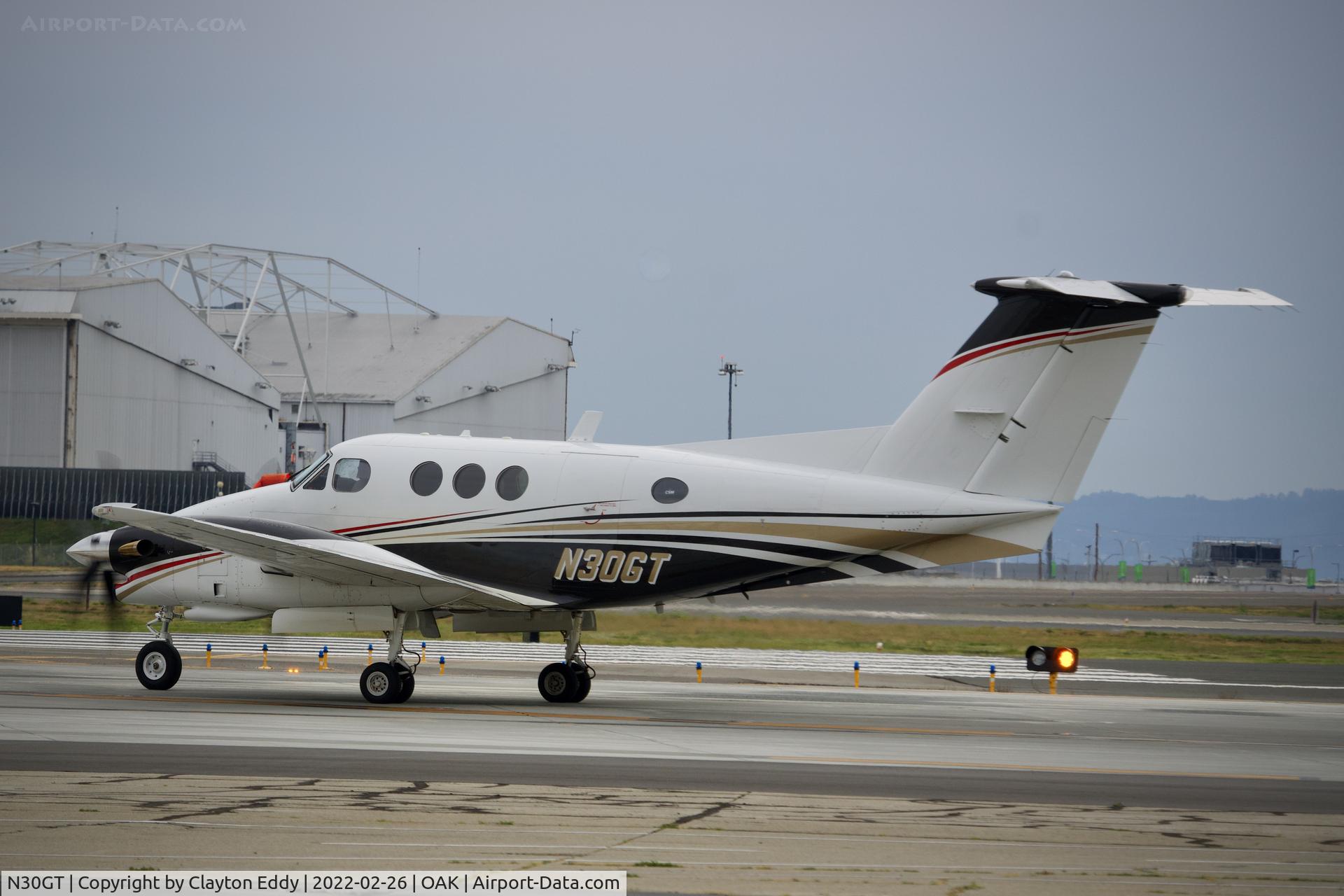 N30GT, 1980 Beech F90 King Air C/N LA-37, Oakland airport in California 2022.