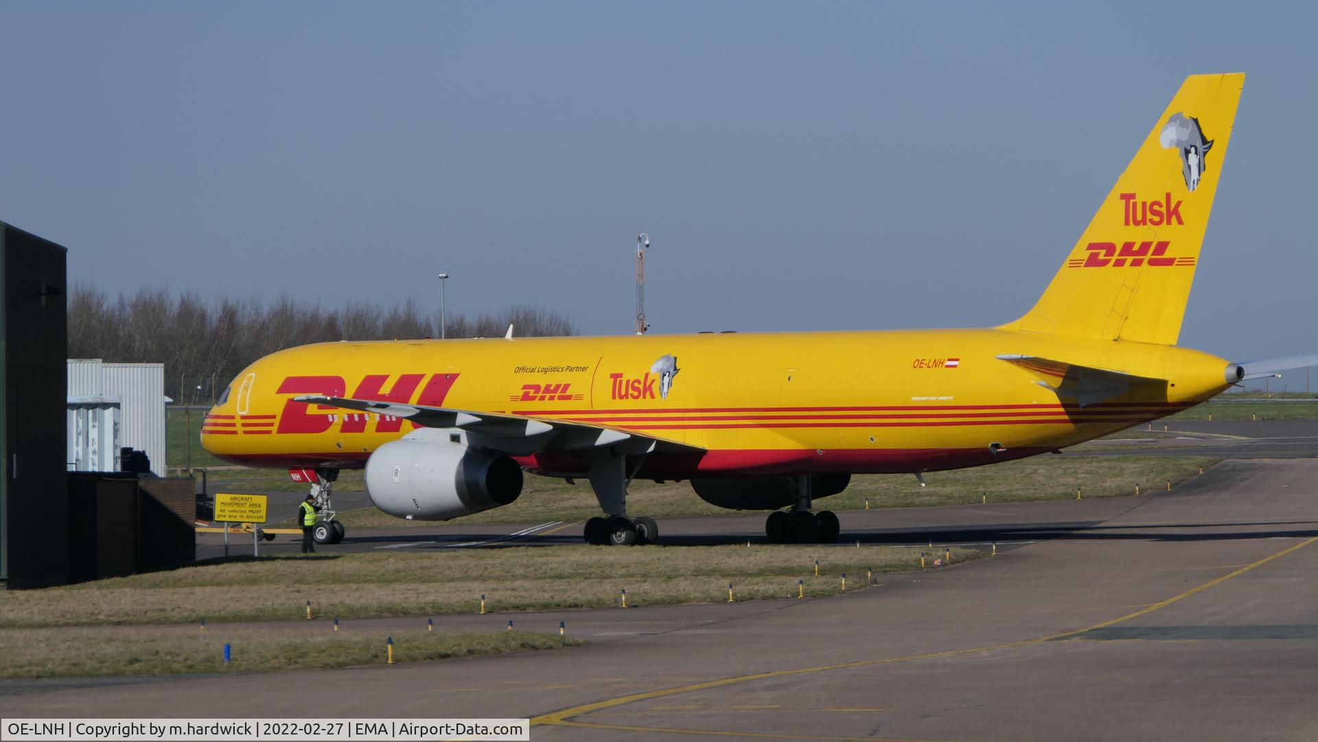 OE-LNH, 1999 Boeing 757-236 C/N 29946, at east midlands