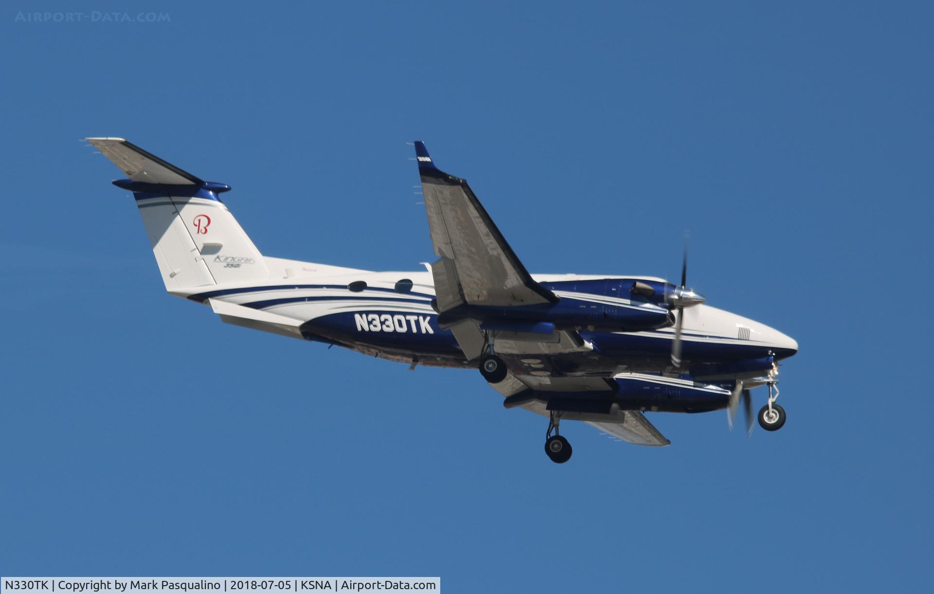 N330TK, 2015 Beech B300 King Air C/N FL-1010, Beech B300