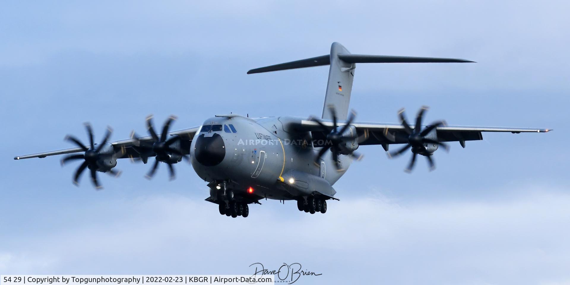 54 29, 2019 Airbus A400M-180 Atlas C/N 090, GAF241 inbound RW33