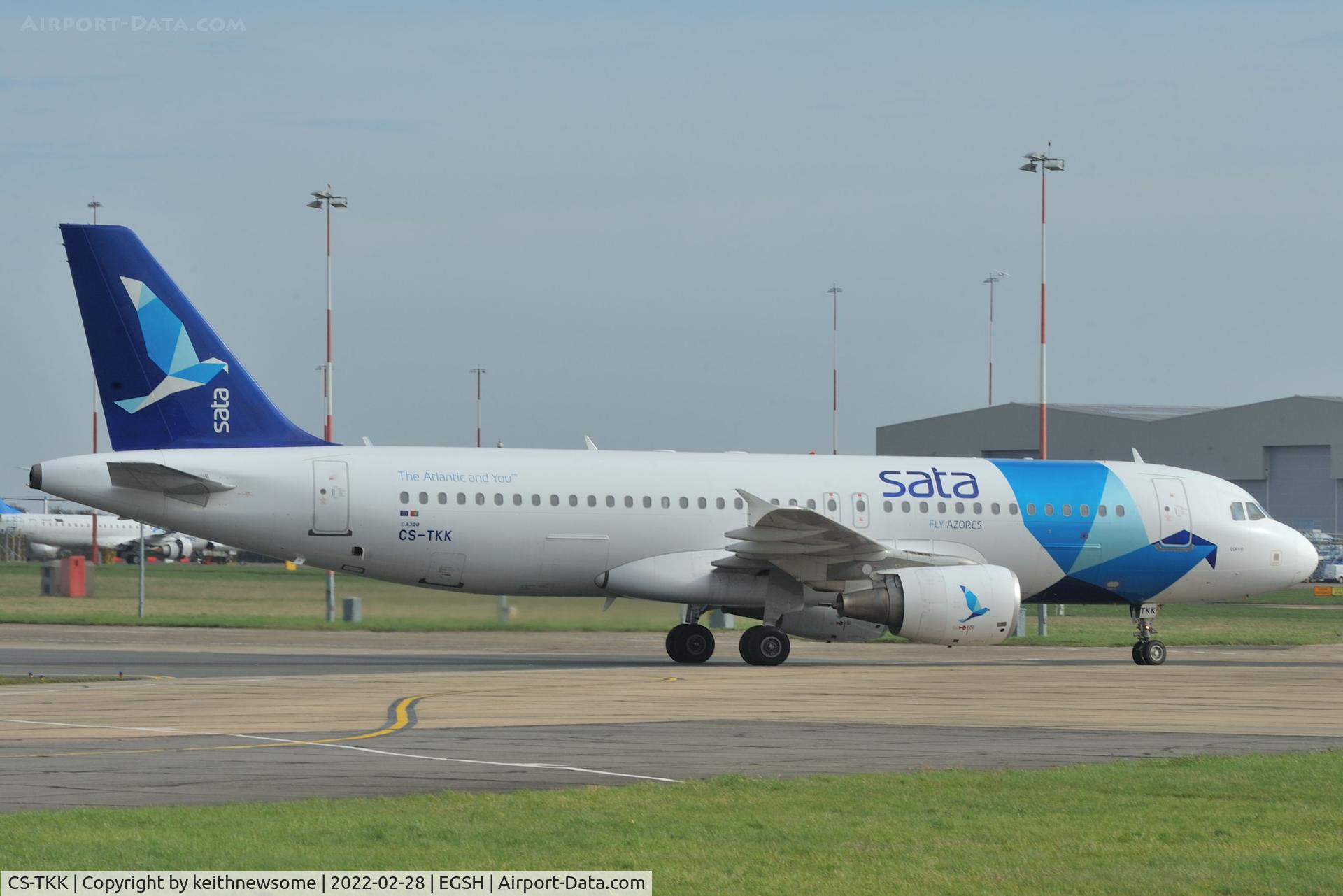 CS-TKK, 2005 Airbus A320-214 C/N 2390, Arriving at Norwich from Lisbon for paintwork.