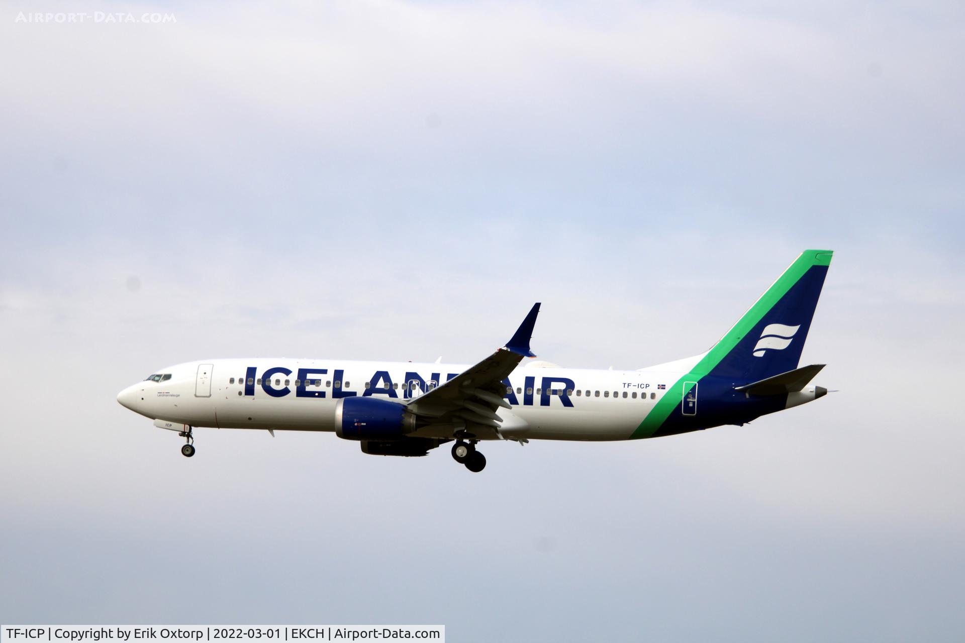 TF-ICP, 2019 Boeing 737-8 MAX C/N 44360, TF-ICP landing rw 22L