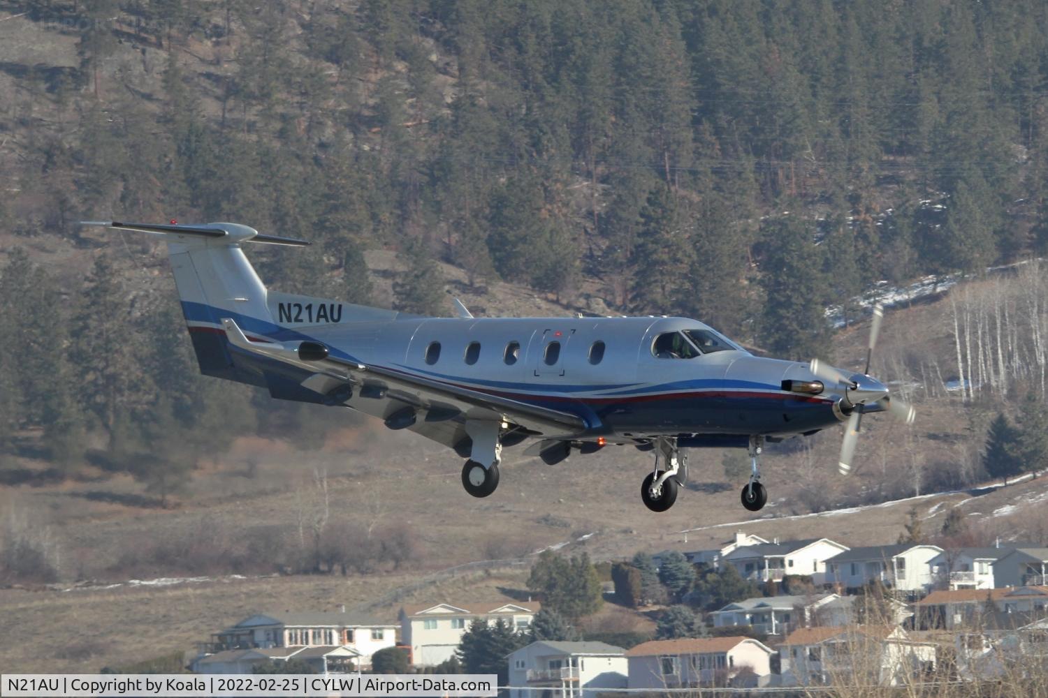 N21AU, 2005 Pilatus PC-12/45 C/N 606, Short final.