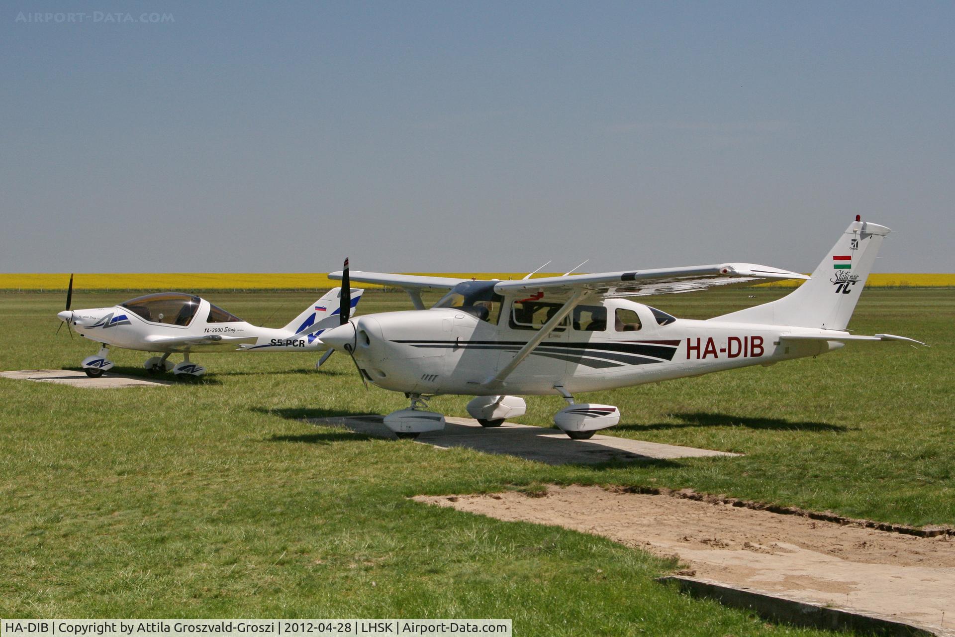 HA-DIB, 2000 Cessna T206H Turbo Stationair C/N T20608150, LHSK - Siófok, Kiliti Airport, Hungary