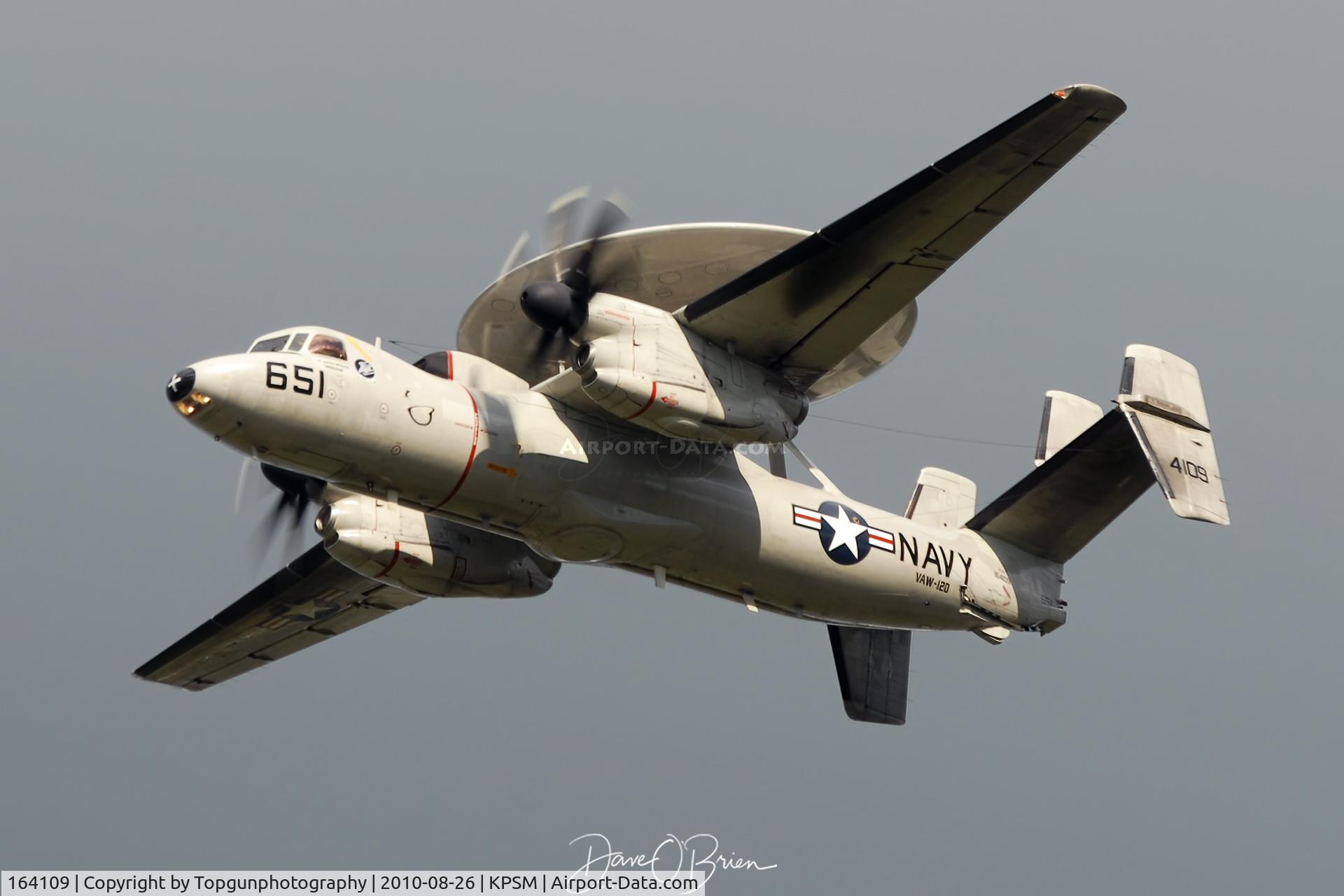 164109, Grumman E-2C Hawkeye Group 2 C/N A52-141, Hawkeye in the overhead