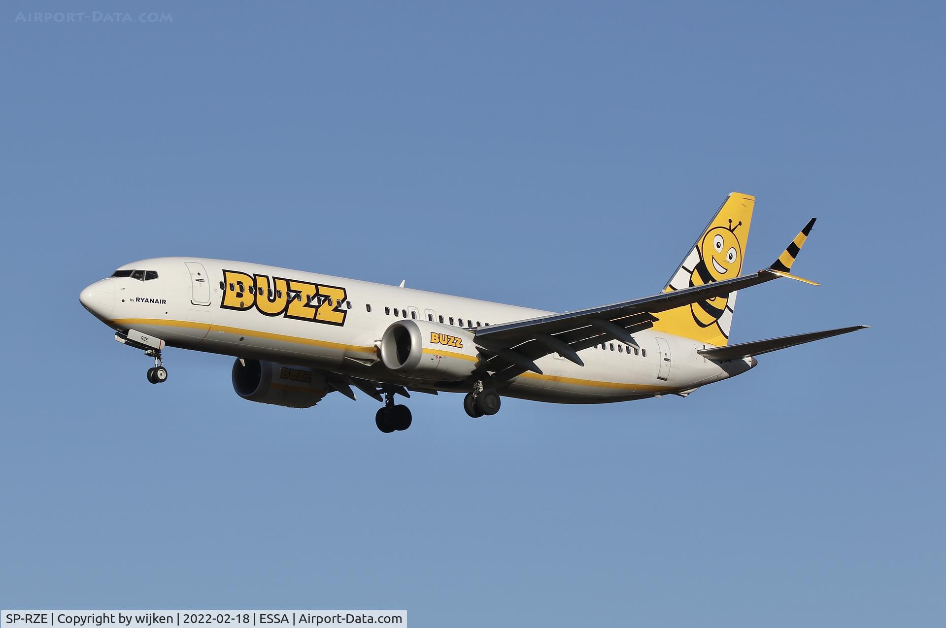 SP-RZE, 2021 Boeing 737-8-200 MAX C/N 62323, RWY 26