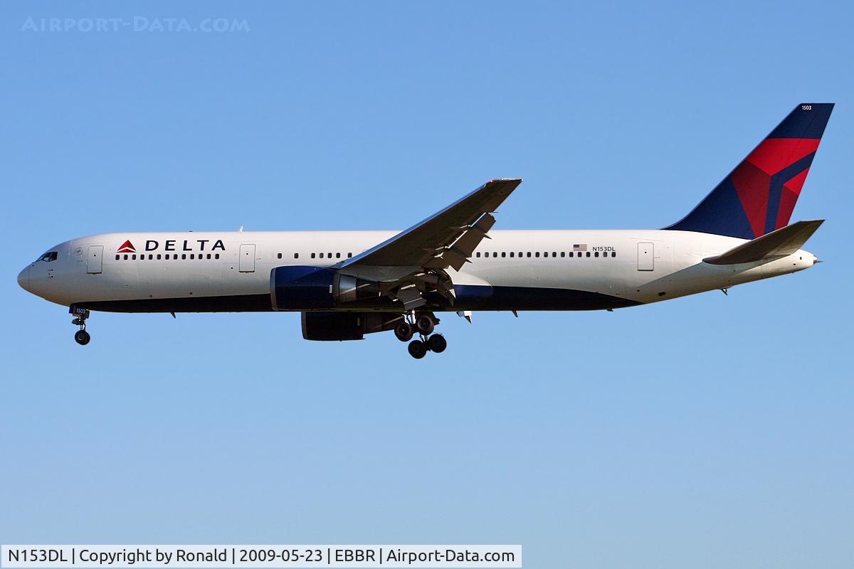 N153DL, 1990 Boeing 767-3P6 C/N 24985, at bru
