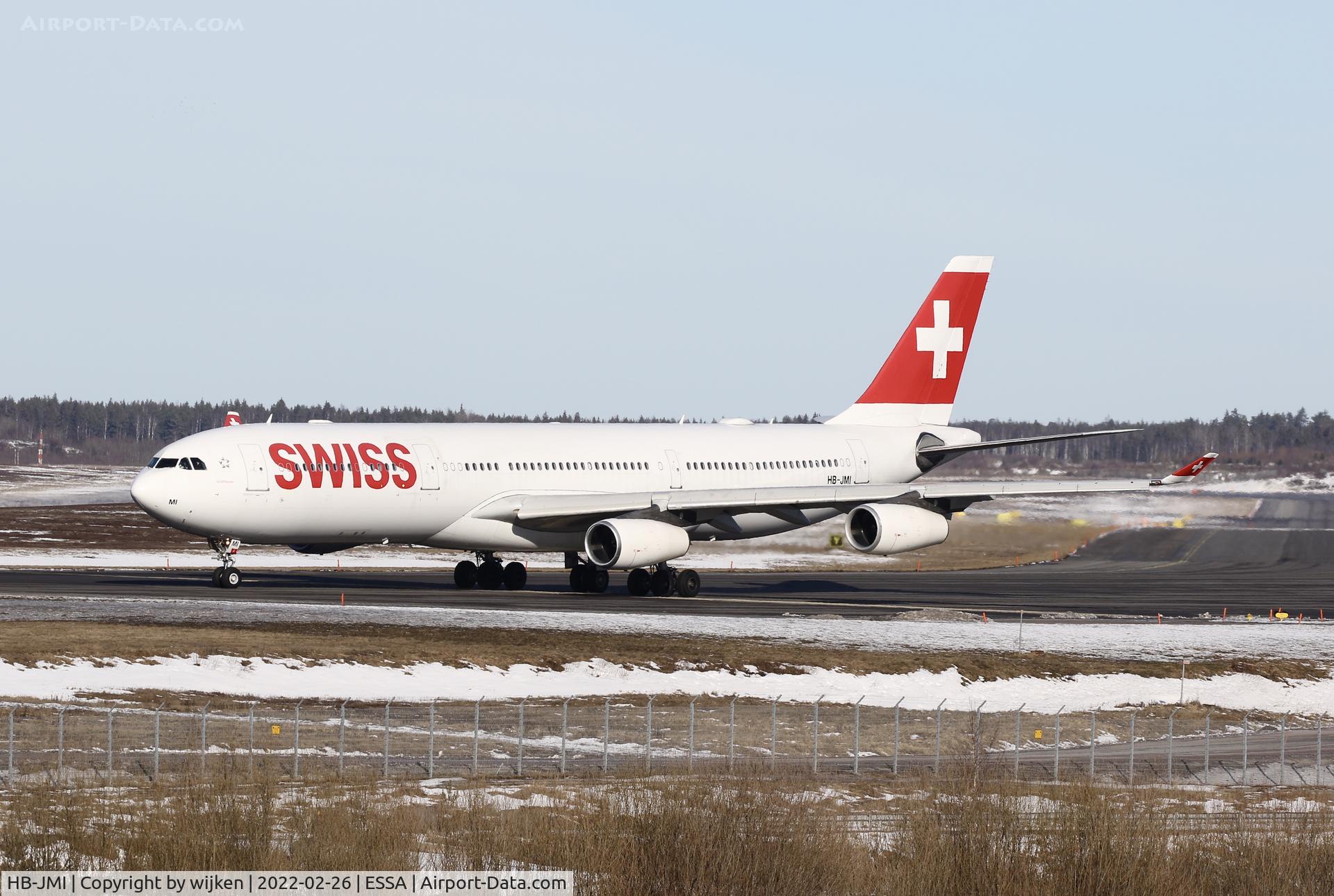 HB-JMI, 2004 Airbus A340-313 C/N 598, RWY 01L