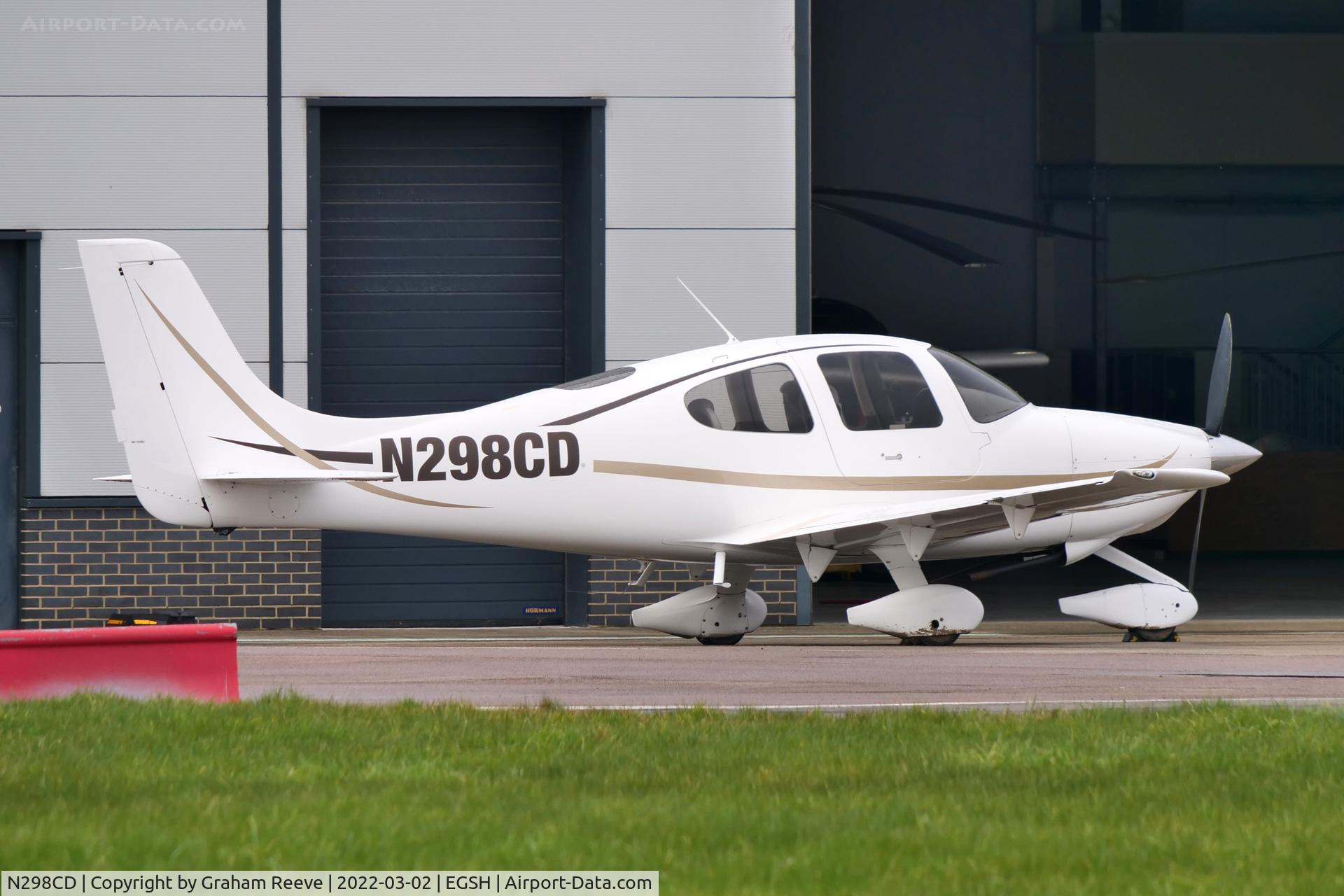 N298CD, 2002 Cirrus SR20 C/N 1175, Parked at Norwich.
