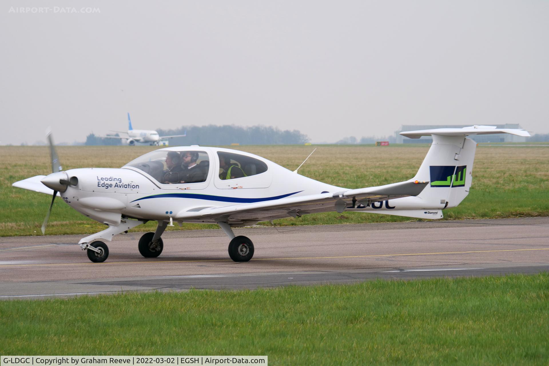 G-LDGC, 2006 Diamond DA-40D Diamond Star C/N D4.252, Just landed at Norwich.
