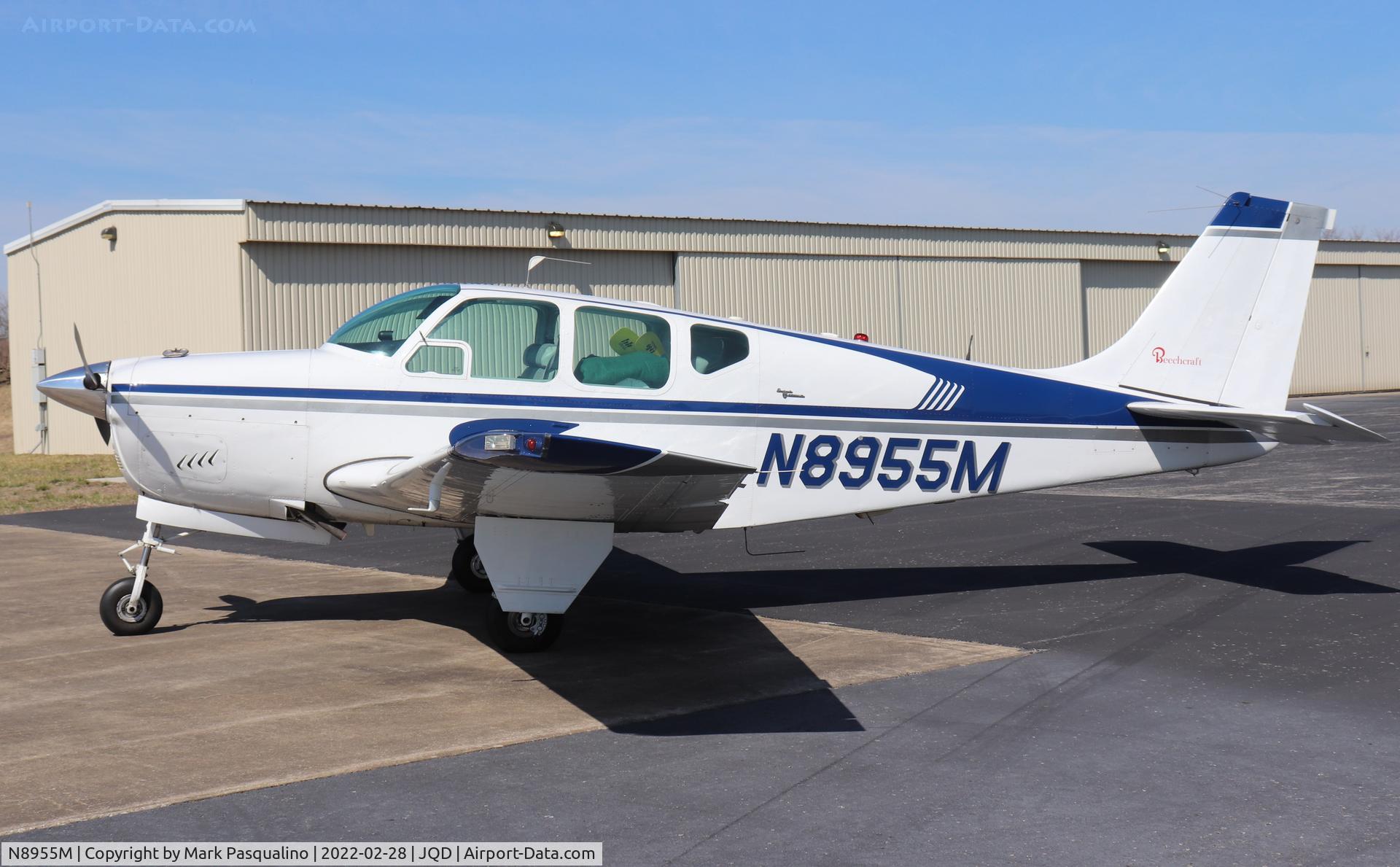 N8955M, 1963 Beech 35-B33 Debonair C/N CD-713, Beech B33