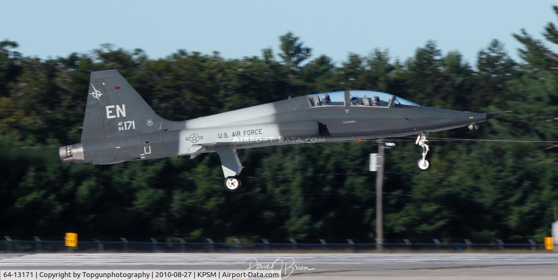 64-13171, 1964 Northrop T-38C Talon C/N N.5600, Static talon arriving