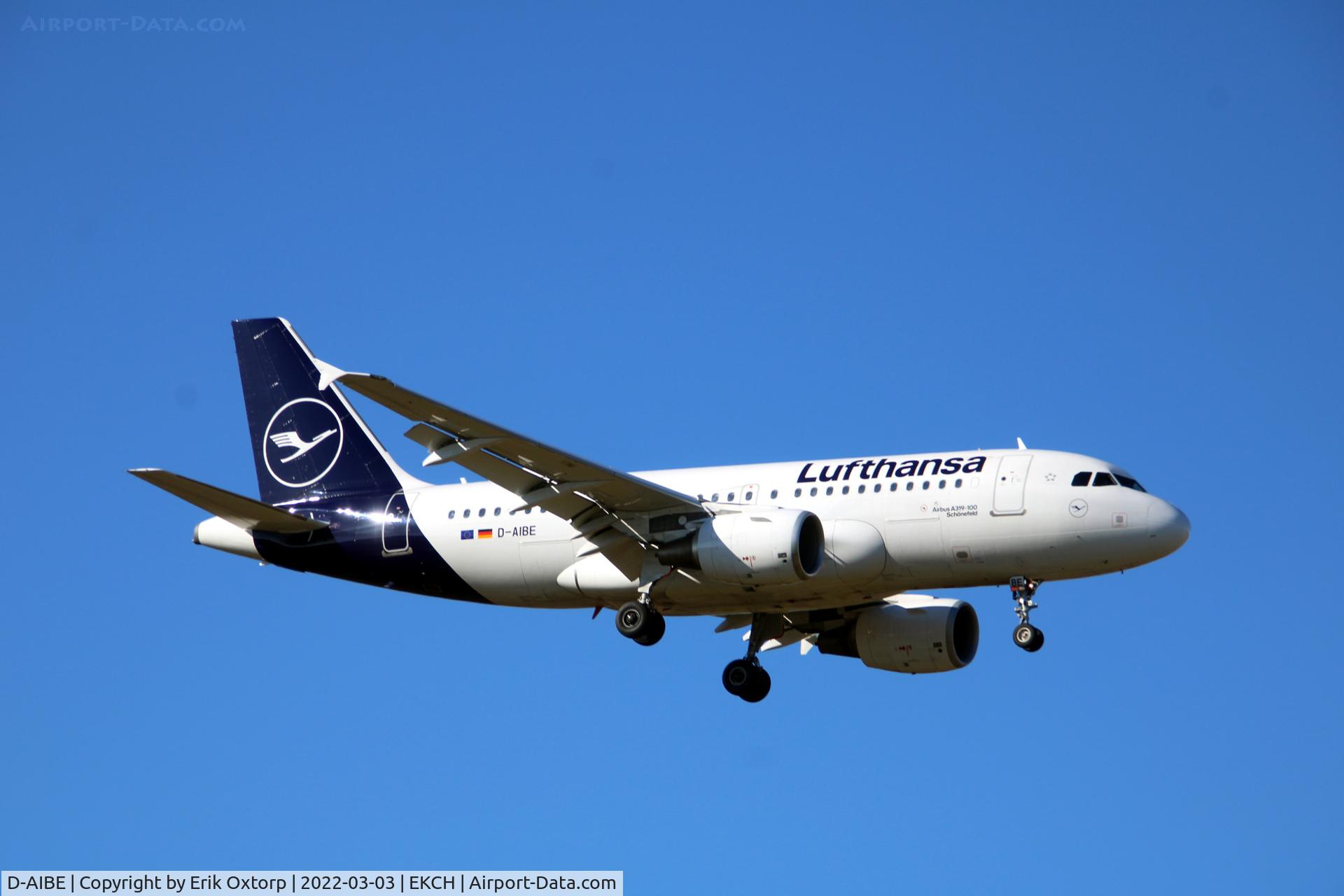 D-AIBE, 2010 Airbus A319-112 C/N 4511, D-AIBE landing rw 04L