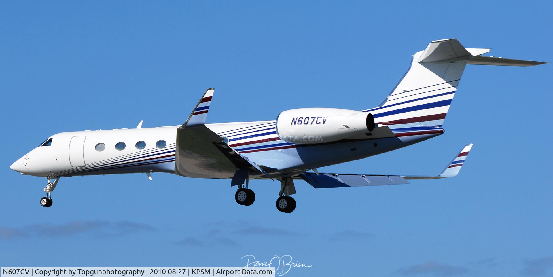 N607CV, 2004 Gulfstream Aerospace GV-SP (G550) C/N 5035, landing RW34