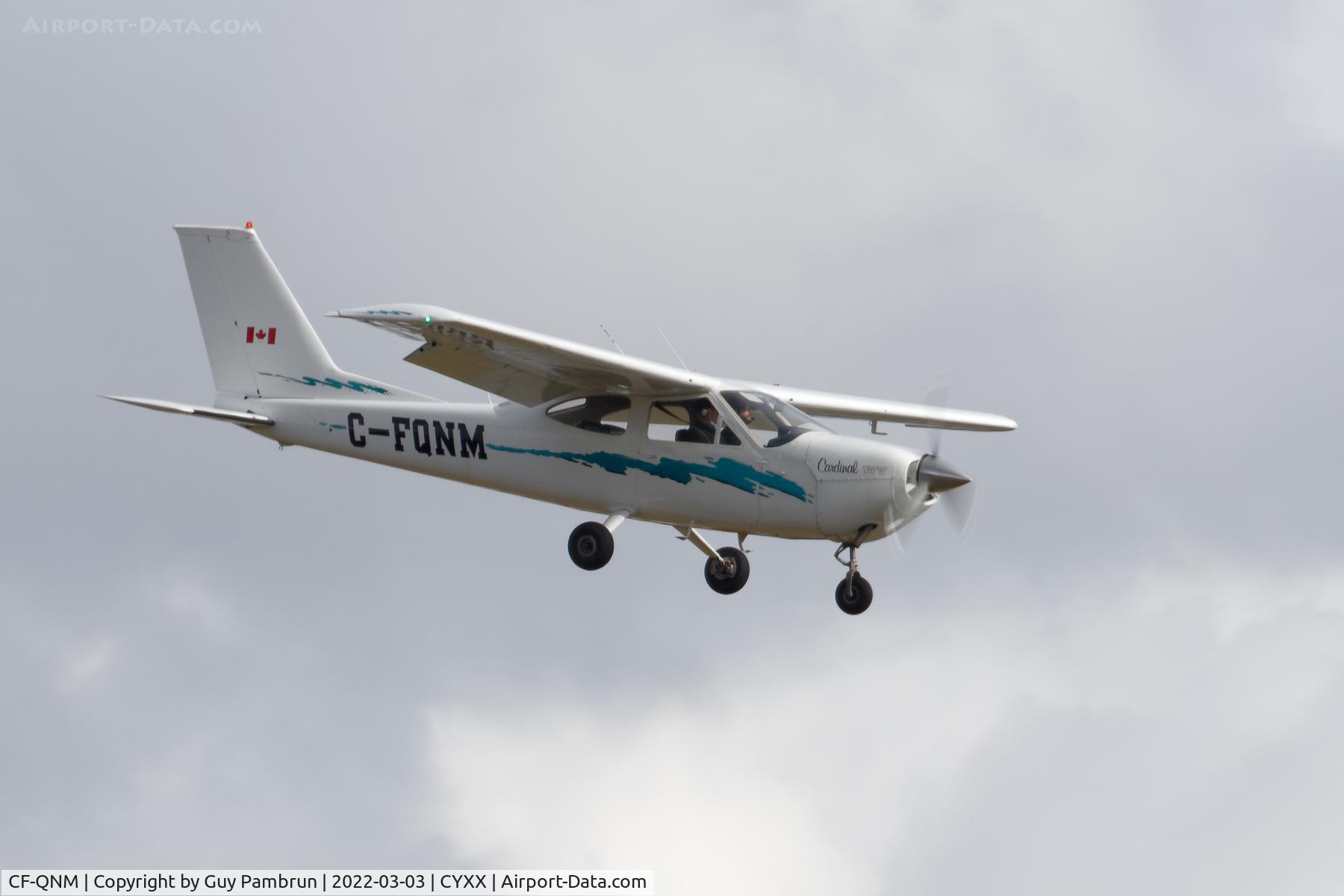 CF-QNM, 1972 Cessna 177B Cardinal C/N 17701714, Landing on 19
